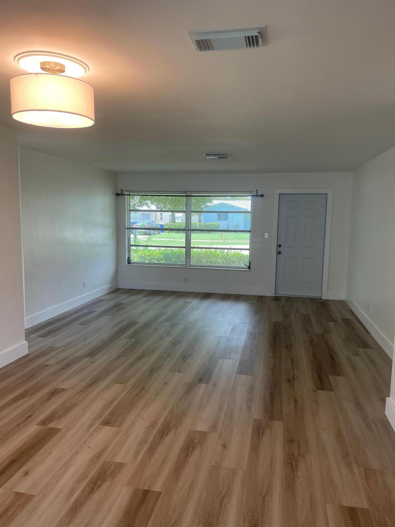 18905 SE Southgate Drive, Jupiter, FL 33469, Jupiter - Photo 3