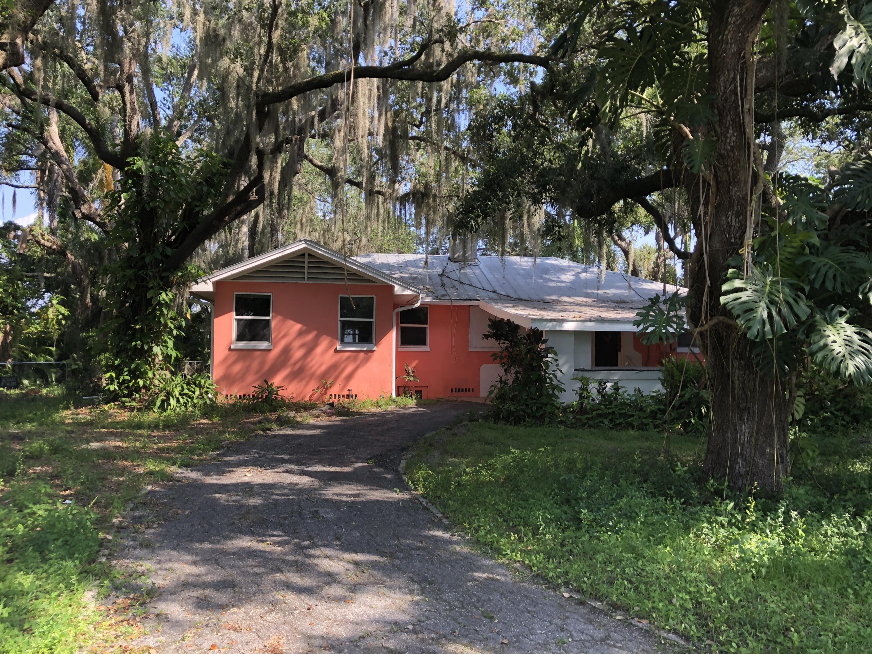 67 W North Shore Avenue, North Fort Myers, FL 33903, North Fort Myers - Photo 2