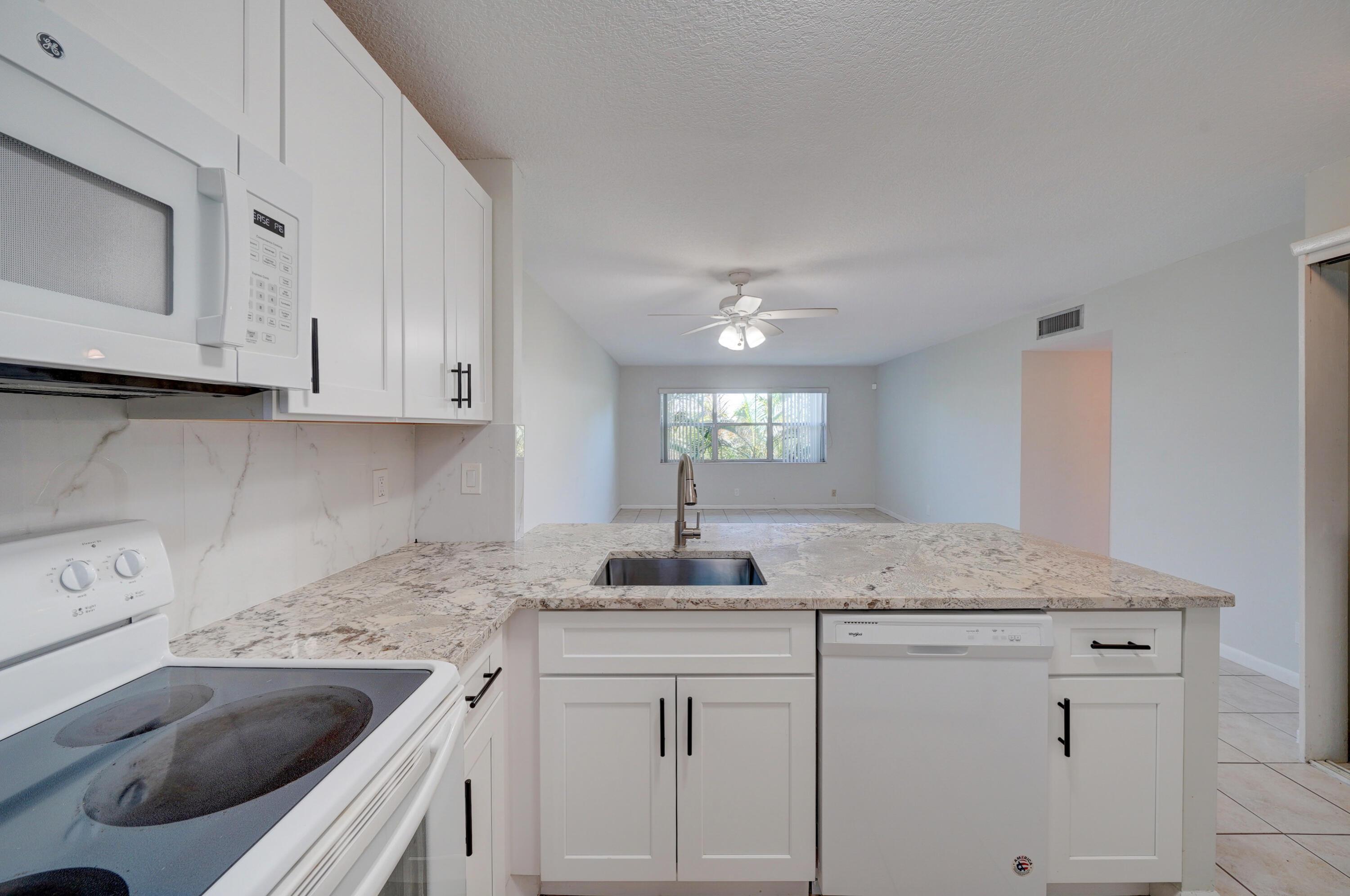 550 SE 2nd Avenue G27, Deerfield Beach, FL 33441, Deerfield Beach - Photo 4