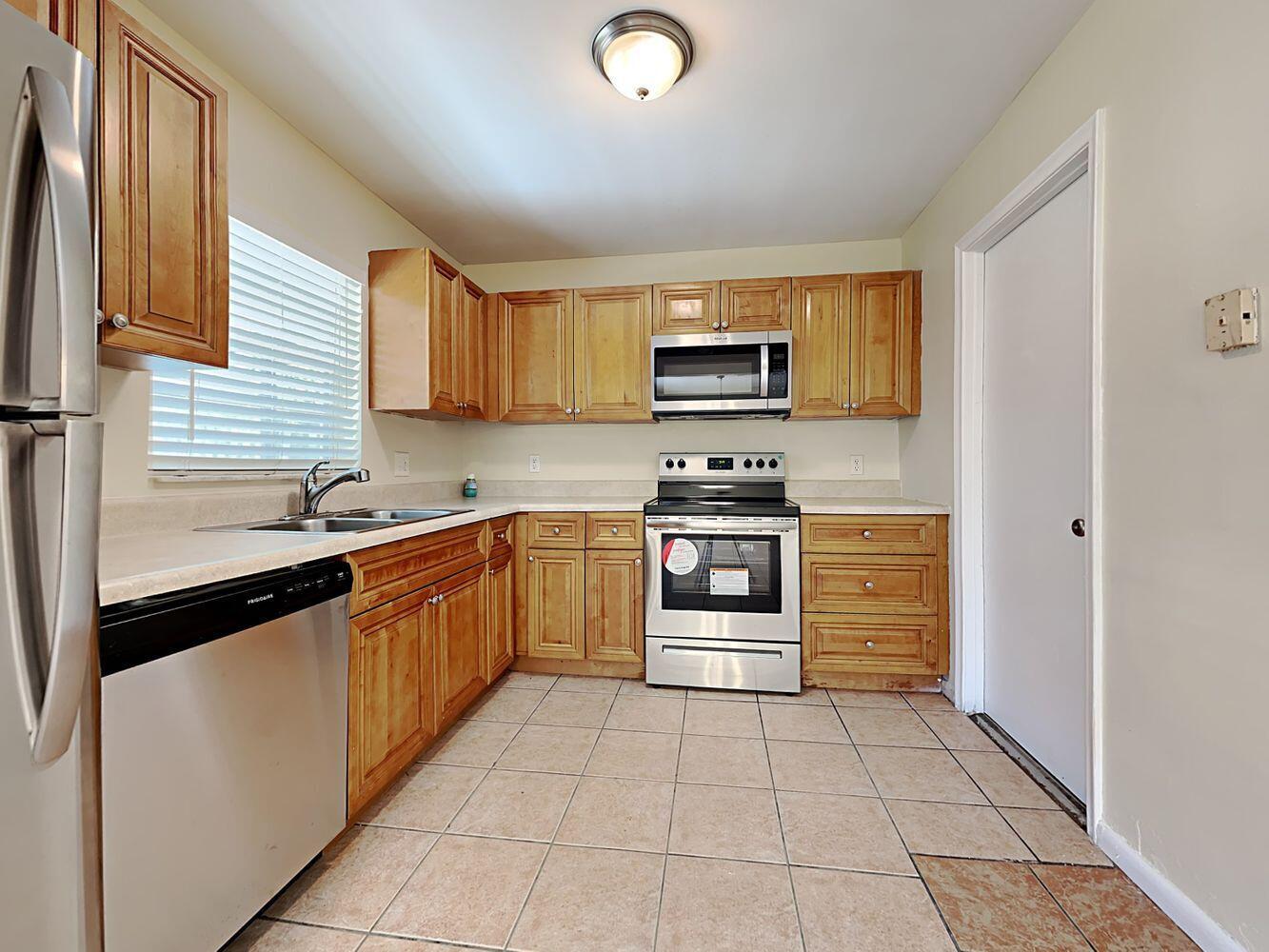 1110 Concert Way, Royal Palm Beach, FL 33411, Royal Palm Beach - Photo 5