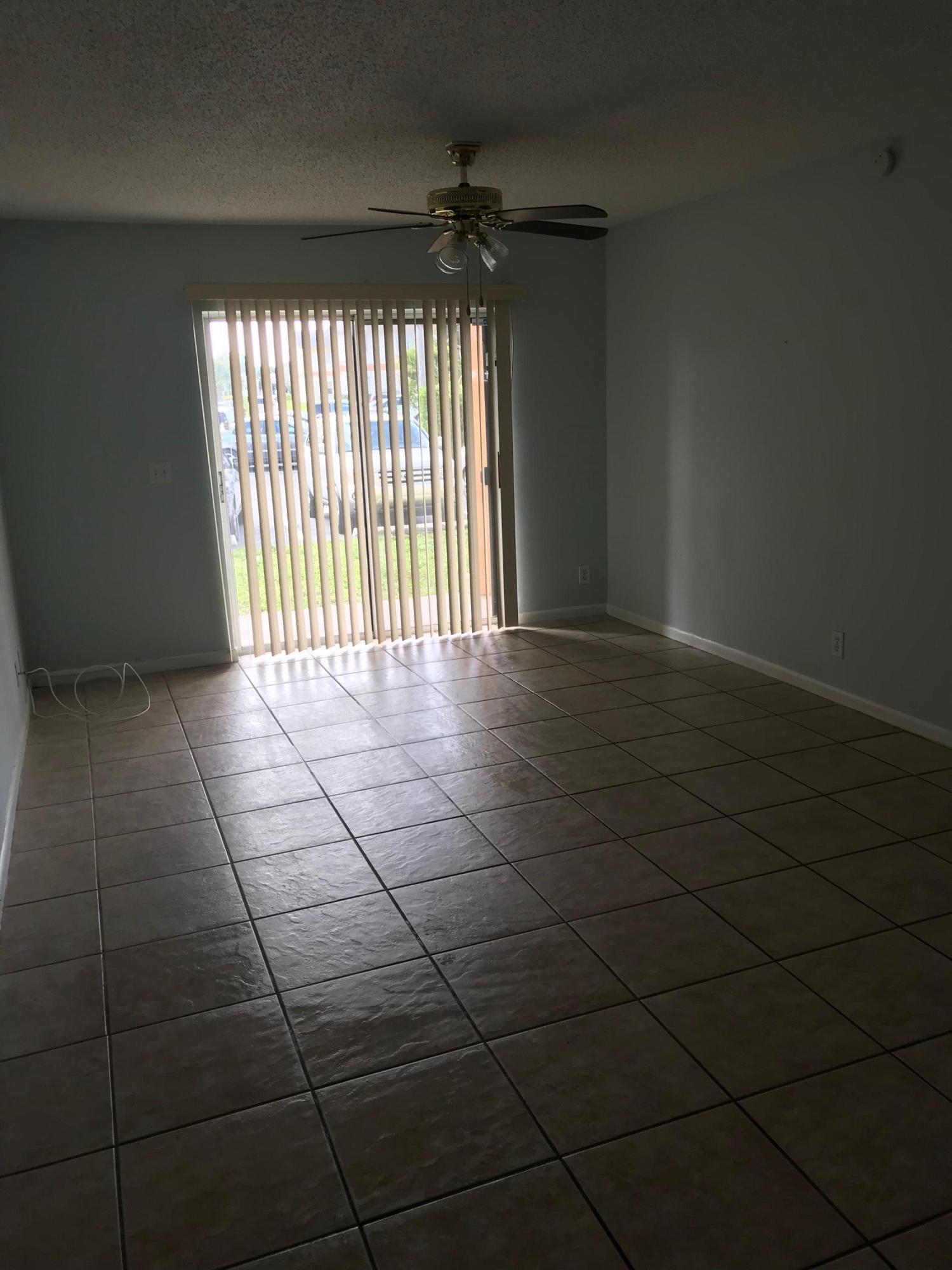 1830 Abbey Road 105, West Palm Beach, FL 33415, West Palm Beach - Photo 4
