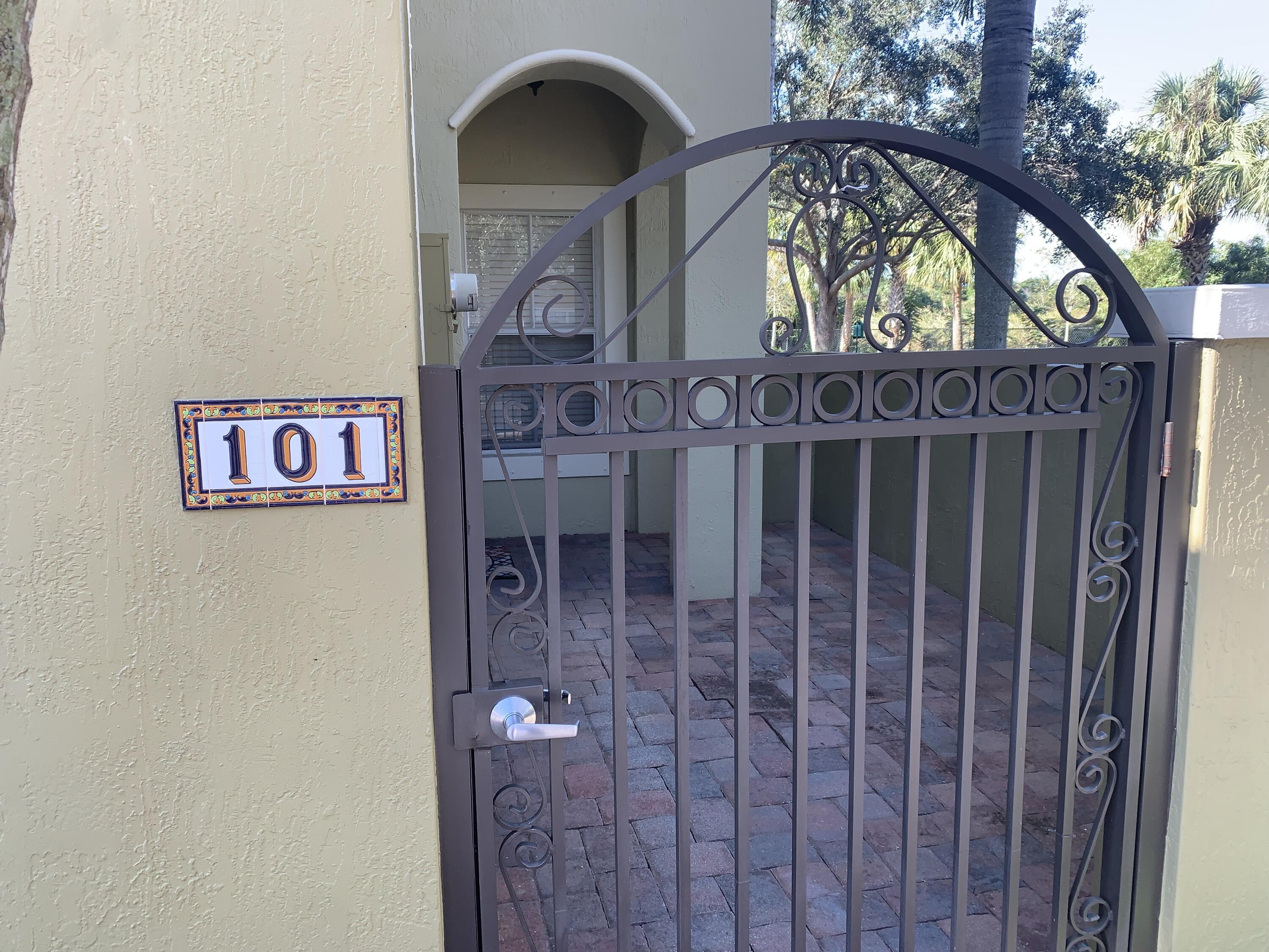 101 Lake Monterey Circle, Boynton Beach, FL 33426, Boynton Beach - Photo 5