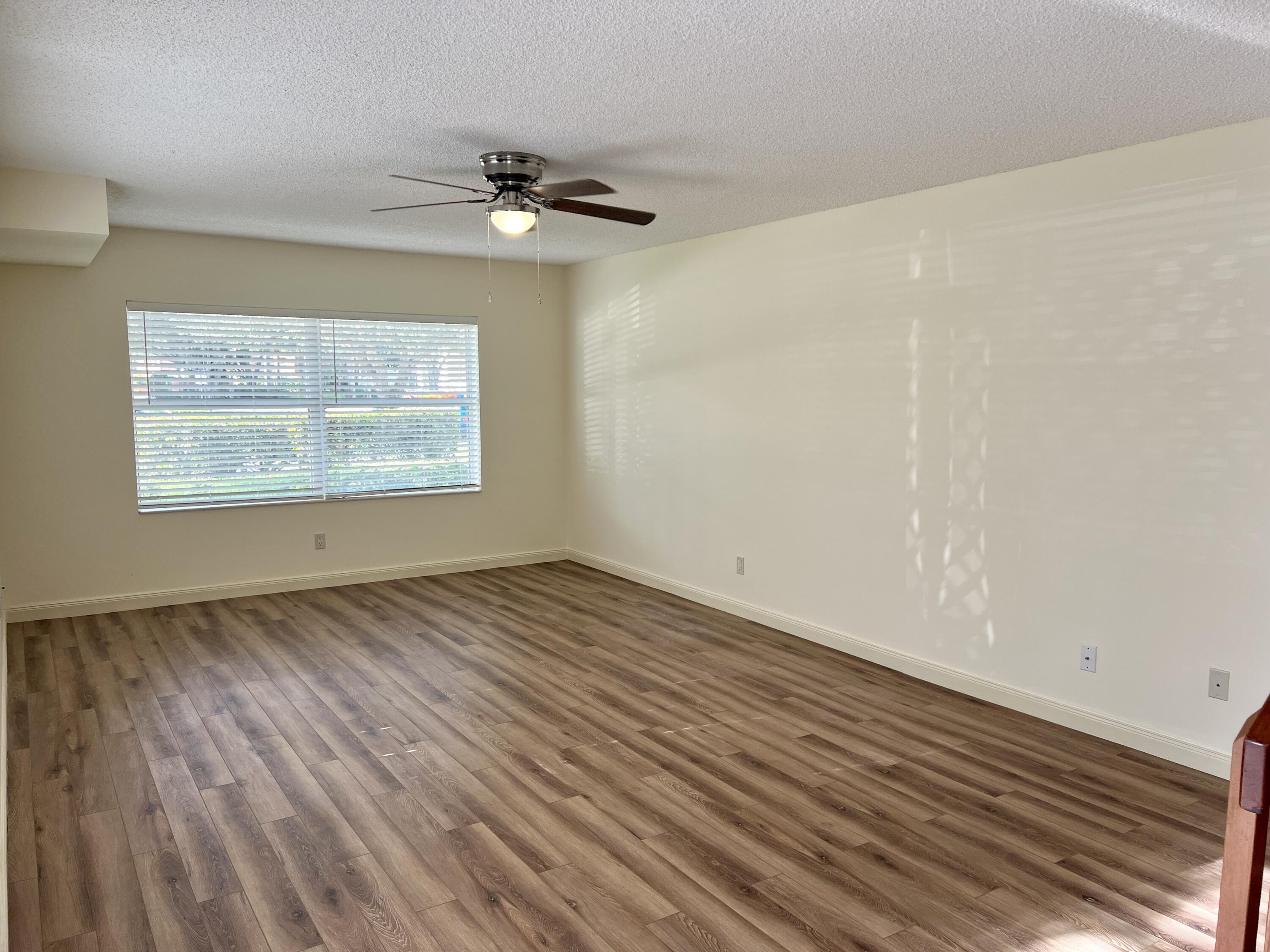 3119 Kingston Court, West Palm Beach, FL 33409, West Palm Beach - Photo 4