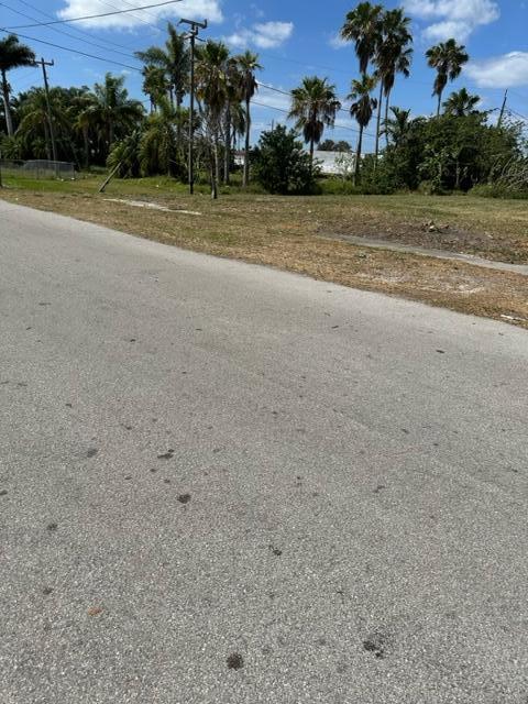501 W Baines Terrace, Pahokee, FL 33476, Pahokee - Photo 3