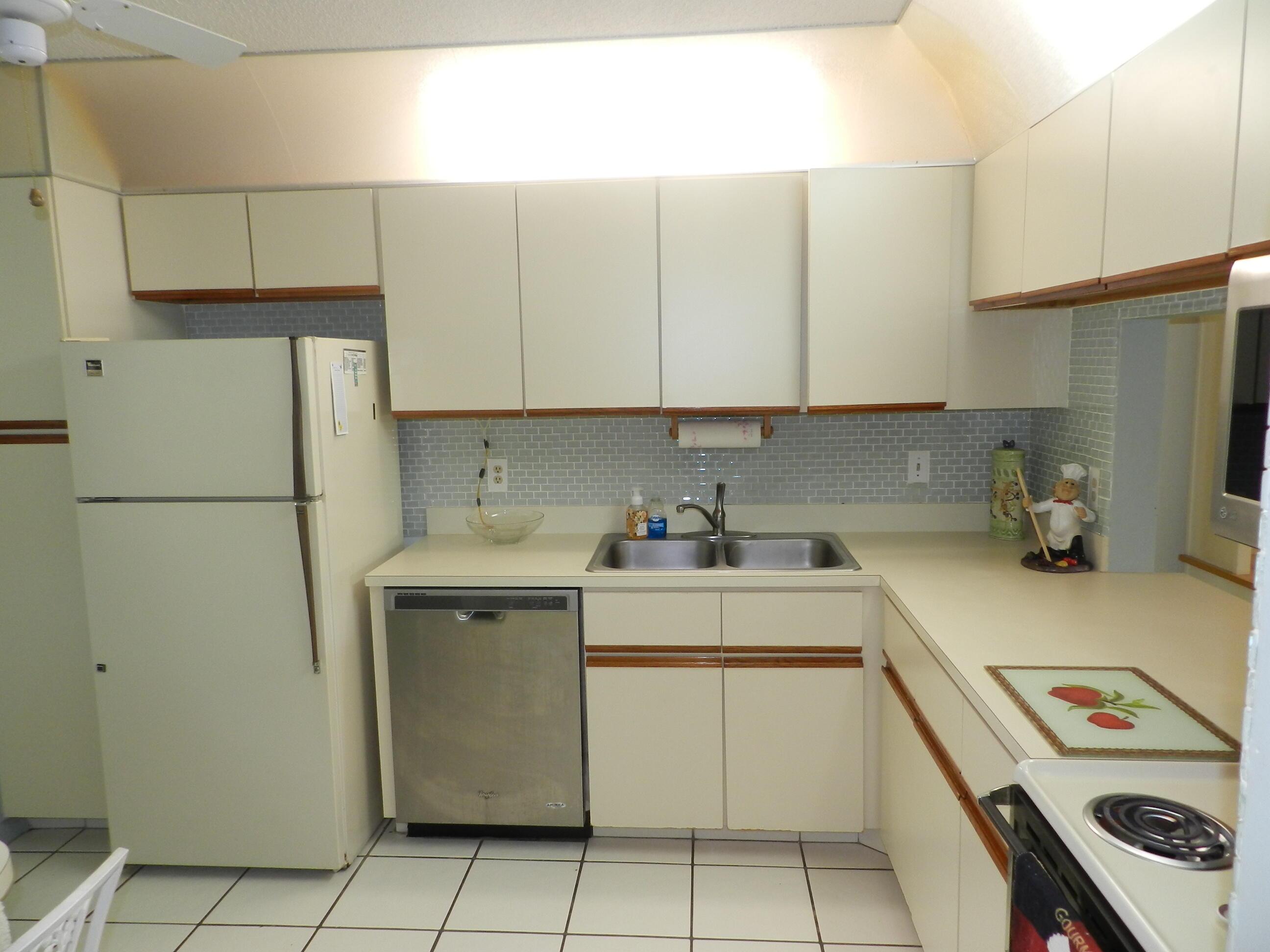 145 Lake Nancy Lane 231, West Palm Beach, FL 33411, West Palm Beach - Photo 2