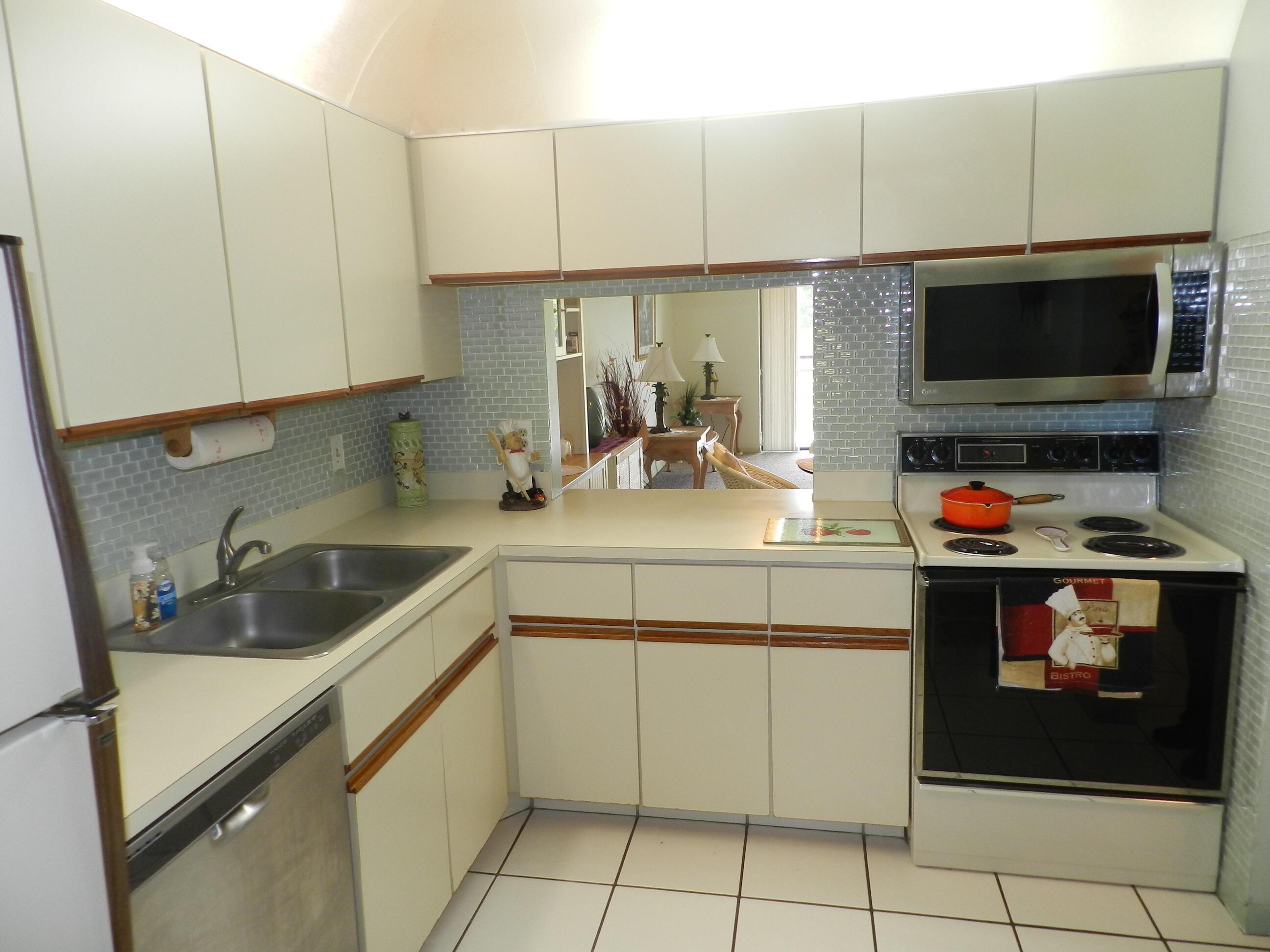 145 Lake Nancy Lane 231, West Palm Beach, FL 33411, West Palm Beach - Photo 4