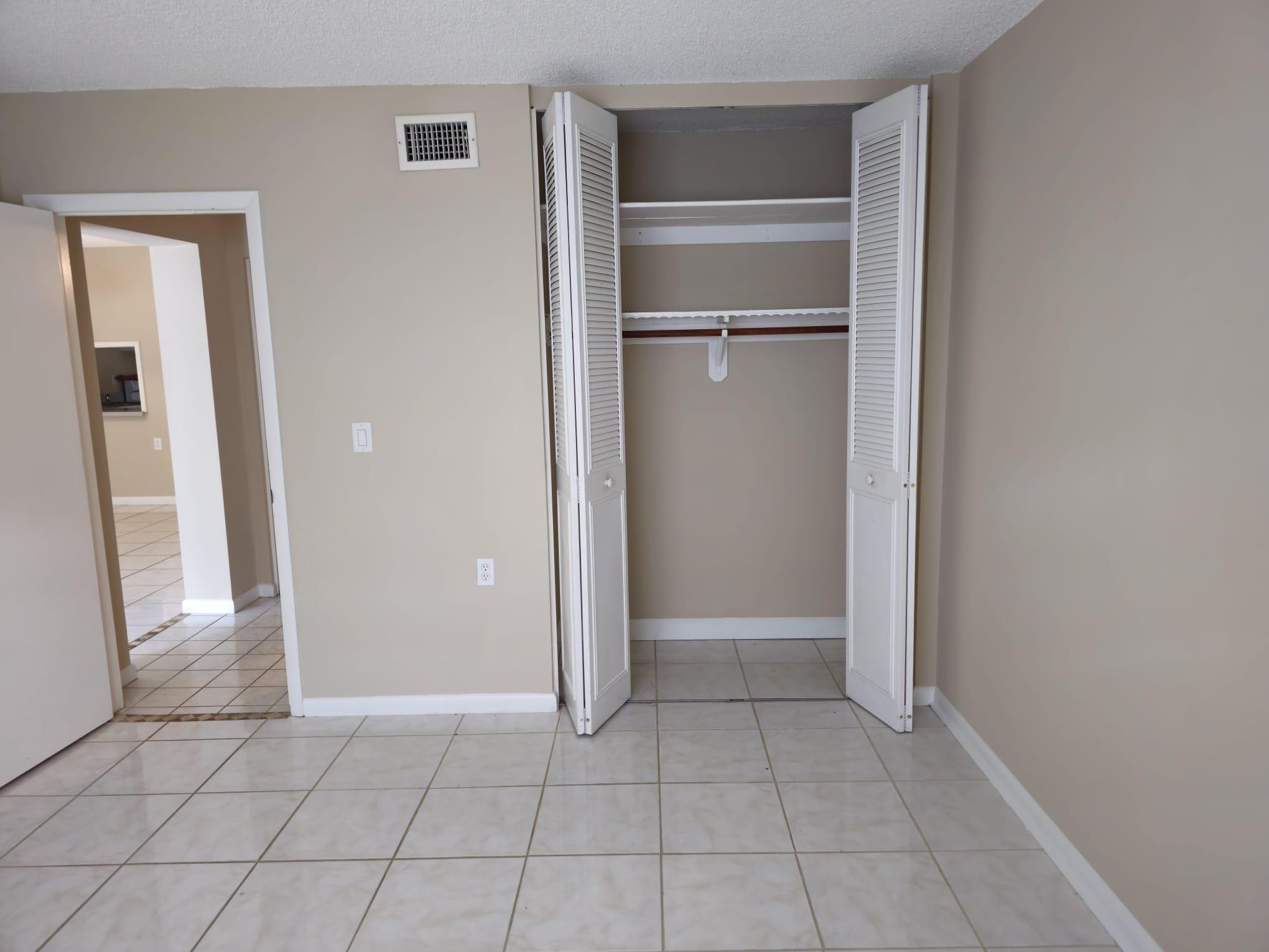 1900 S Kanner Highway 3-105, Stuart, FL 34994, Stuart - Photo 5