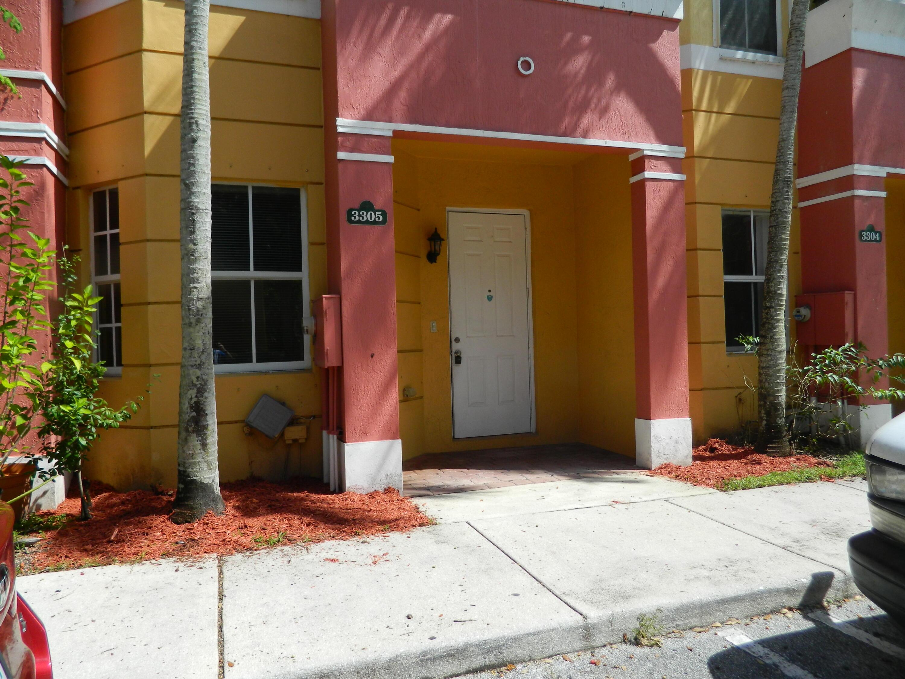3305 N Shoma Drive 304, Royal Palm Beach, FL 33414, Royal Palm Beach - Photo 2