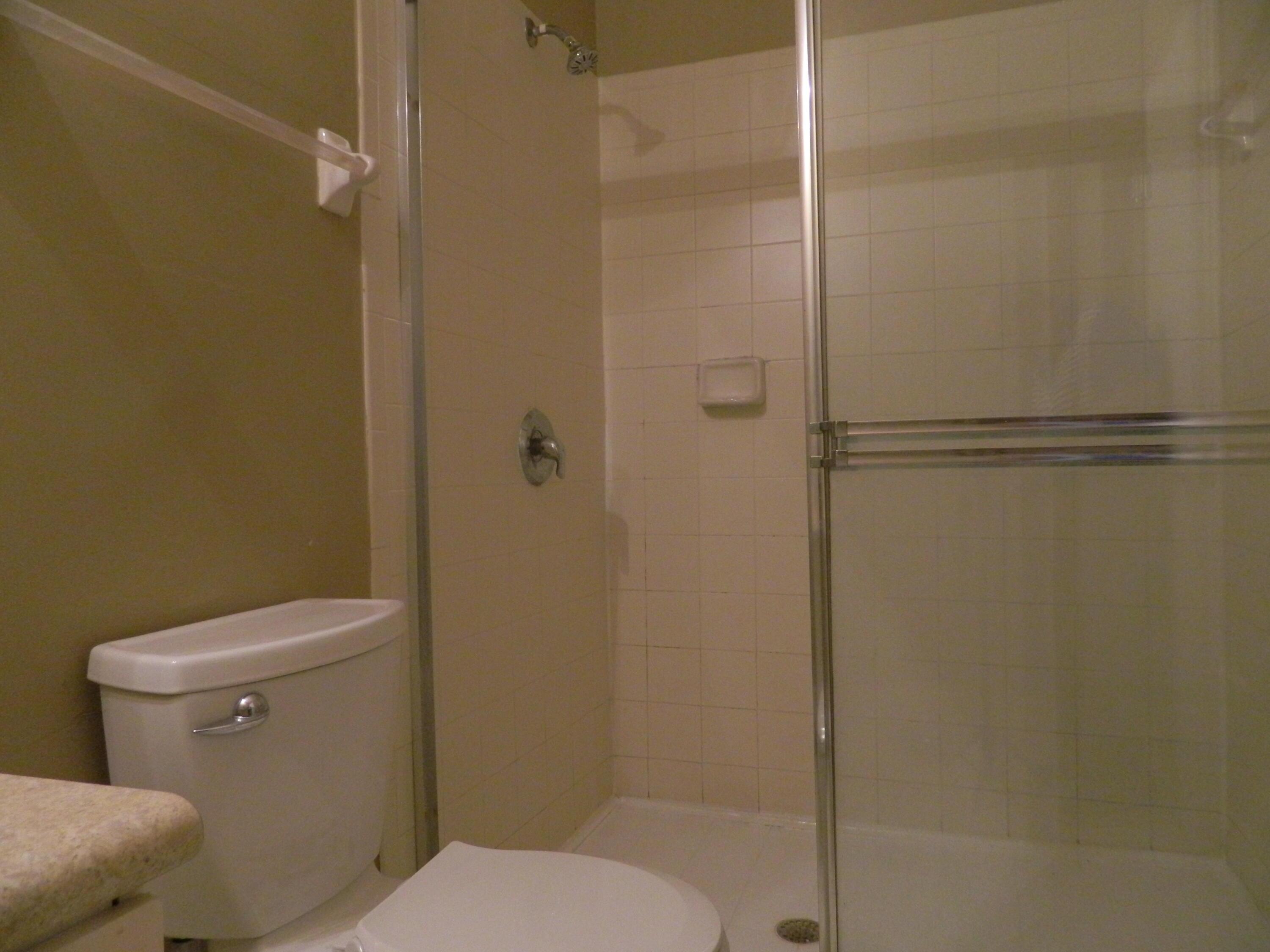3305 N Shoma Drive 304, Royal Palm Beach, FL 33414, Royal Palm Beach - Photo 5