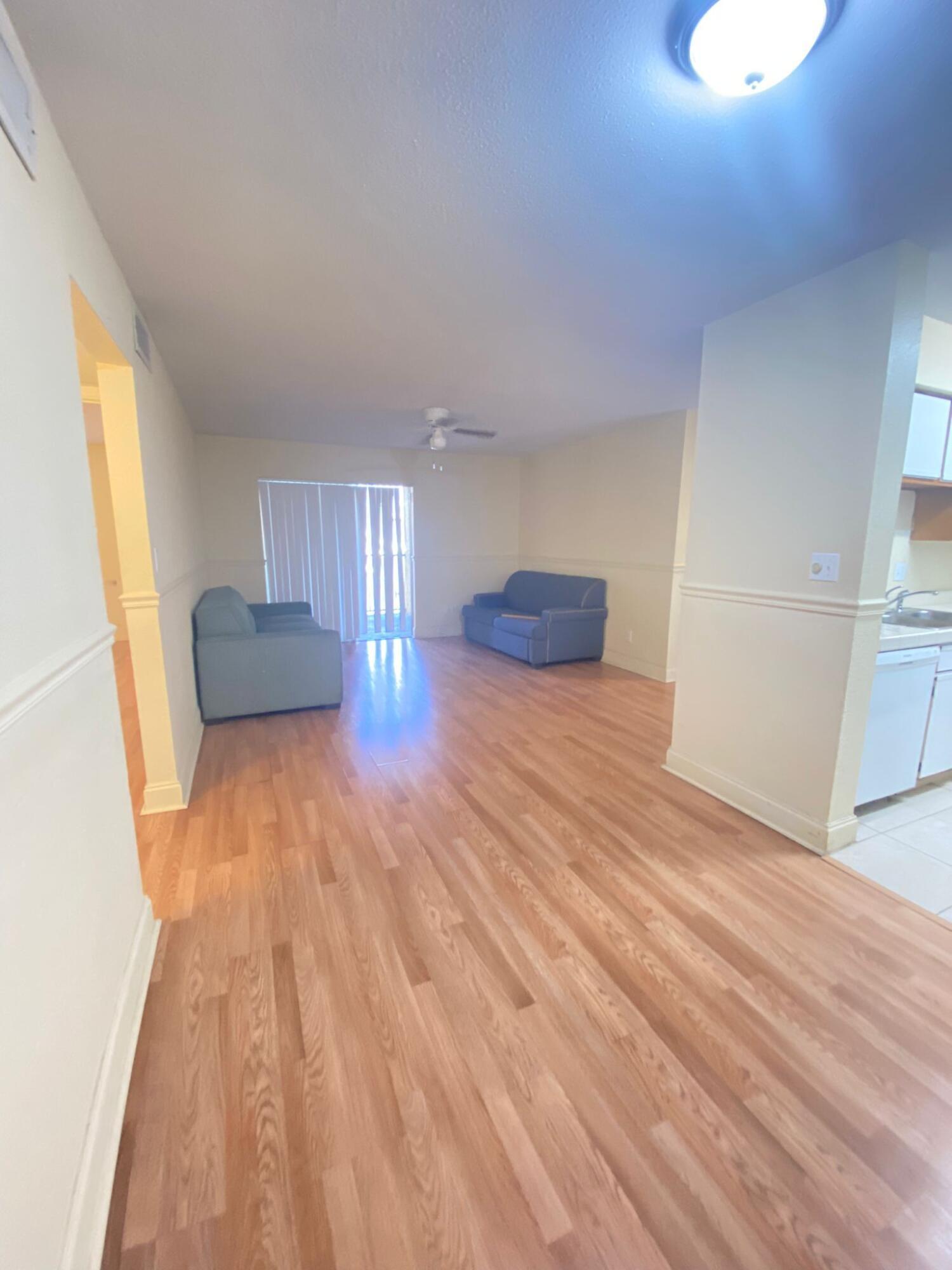 949 Riverside Drive 423, Coral Springs, FL 33071, Coral Springs - Photo 4