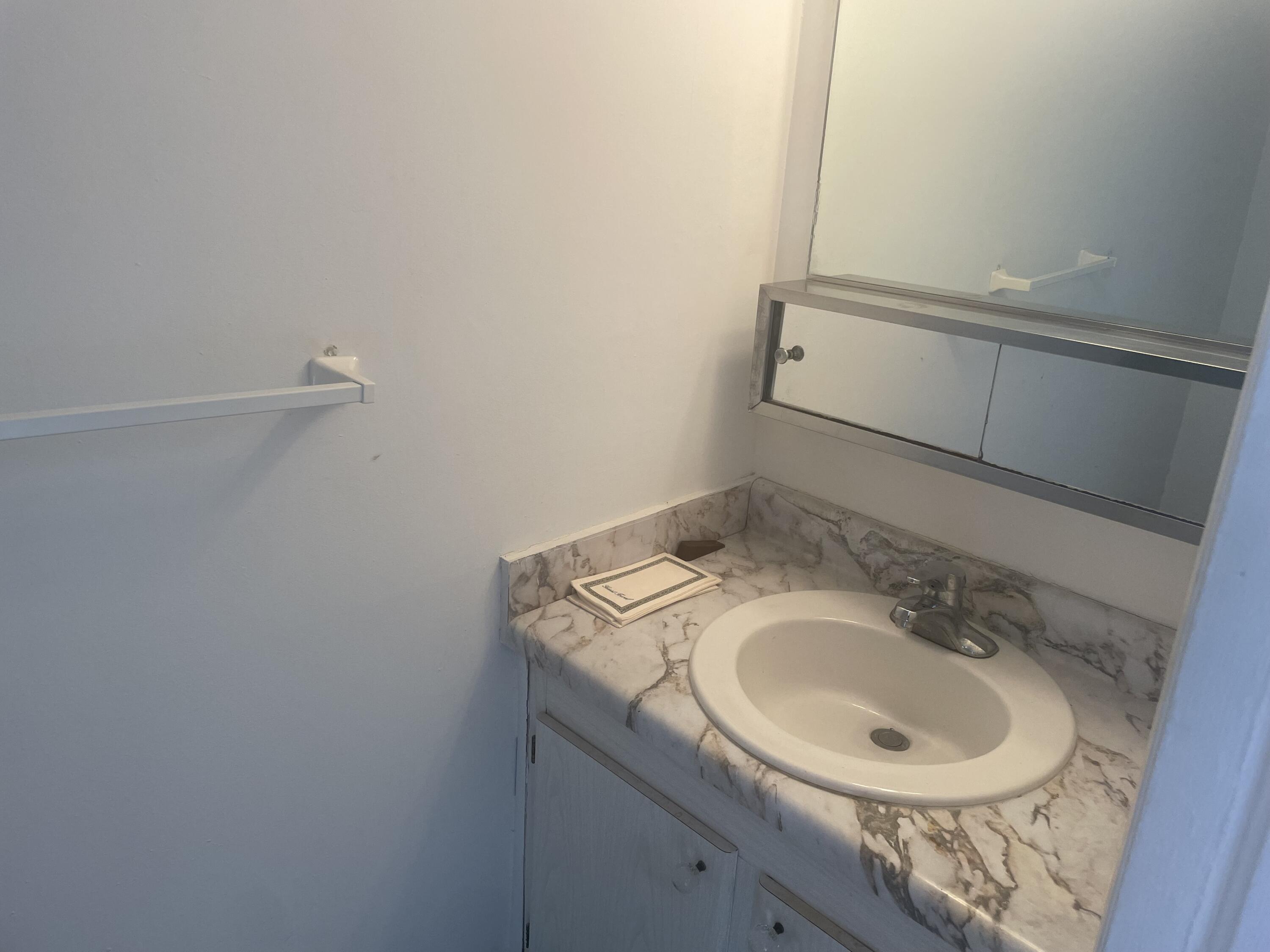 20 Golfs Edge E, West Palm Beach, FL 33417, West Palm Beach - Photo 2