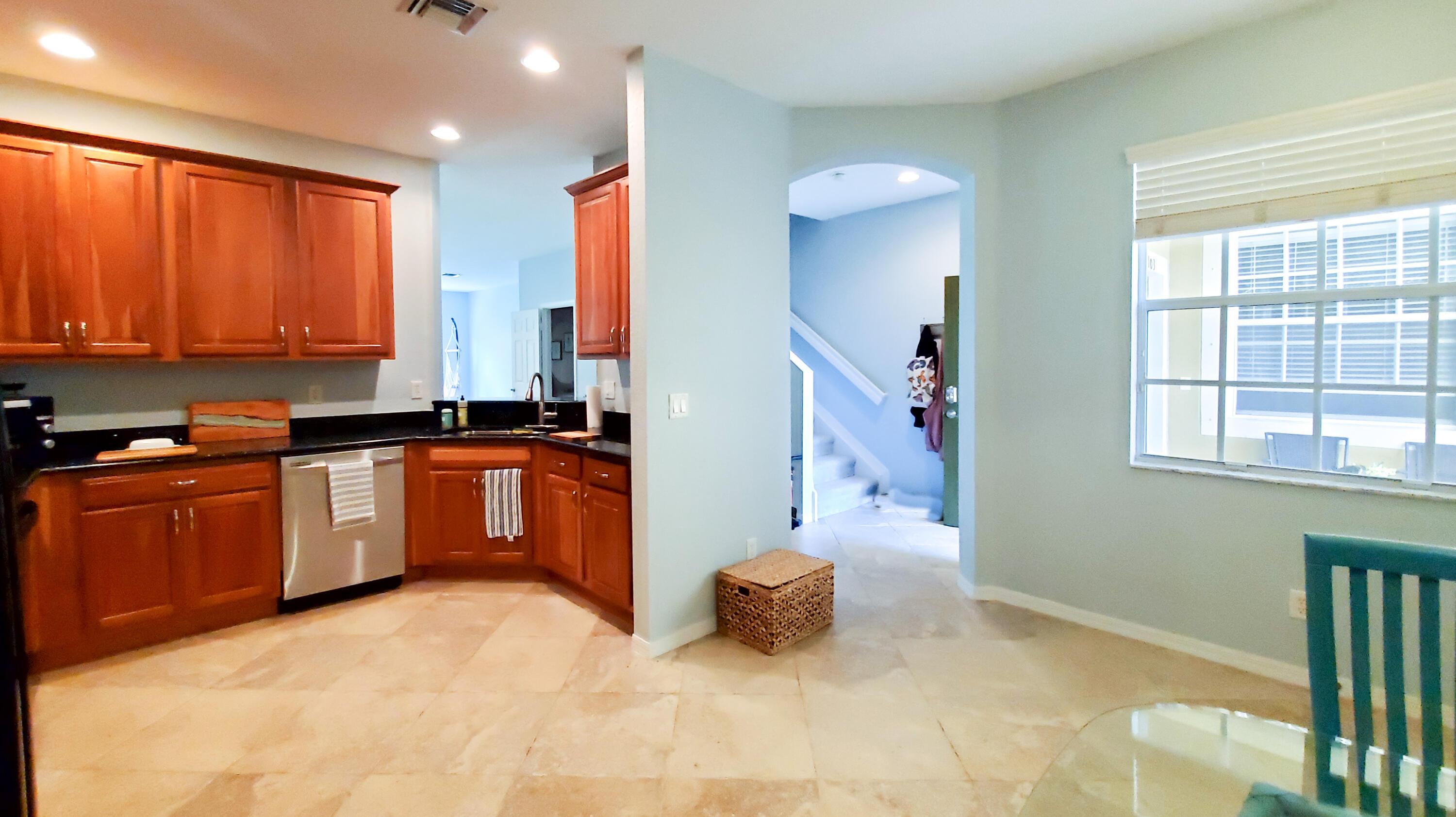 1560 SE Wilshire Place 102, Stuart, FL 34994, Stuart - Photo 4