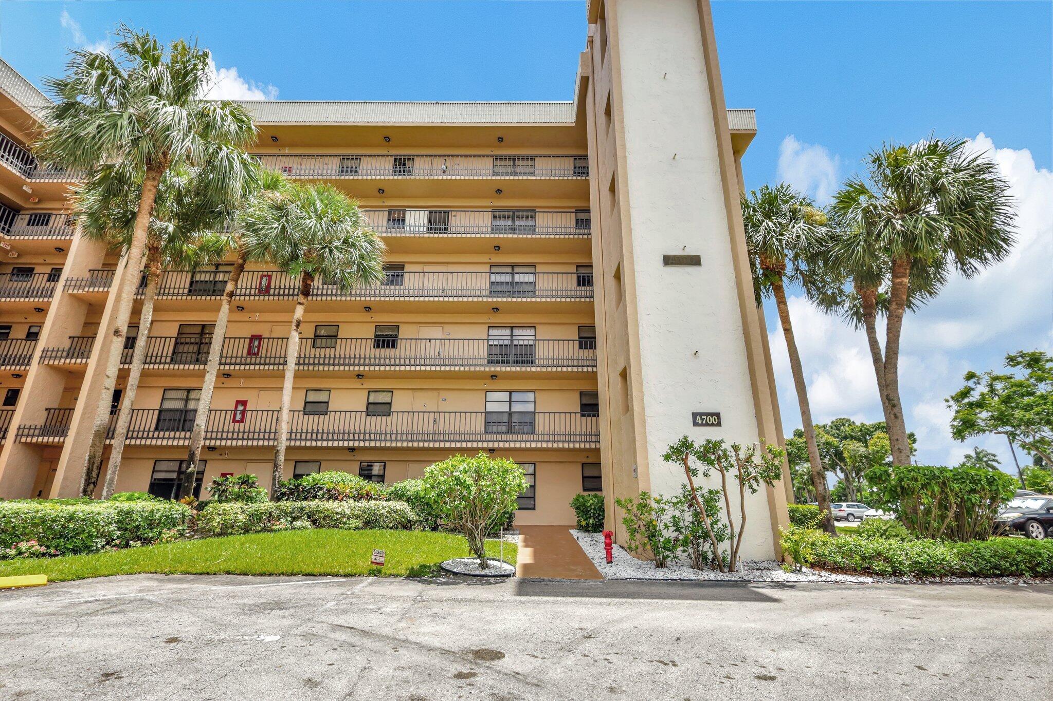 4700 W Lucerne Lakes Boulevard W 507, Lake Worth, FL 33467, Lake Worth - Photo 2