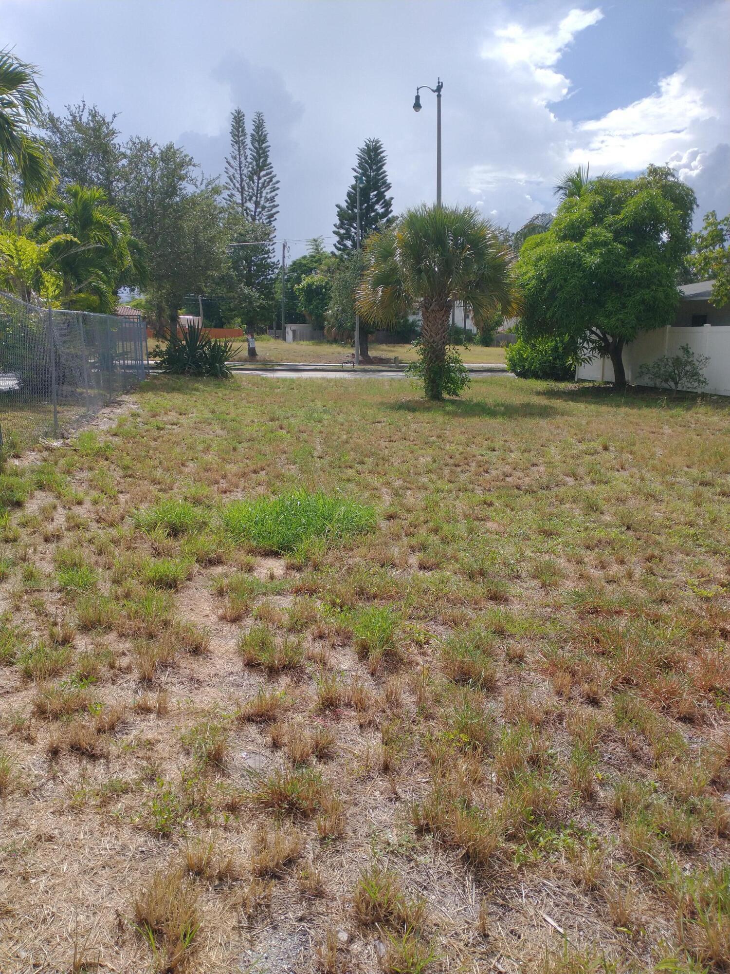 2907 Broadway Avenue, West Palm Beach, FL 33407, West Palm Beach