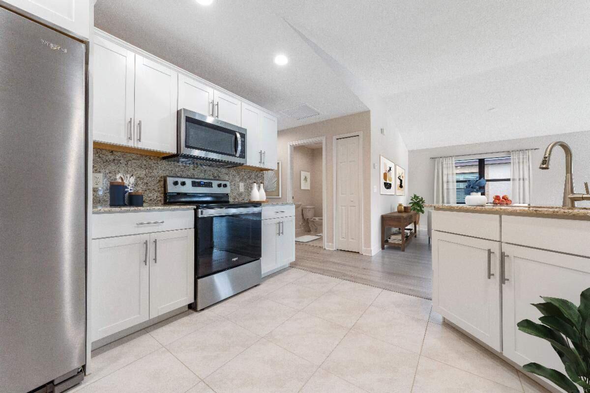6114 Spanish Lakes Boulevard, Fort Pierce, FL 34951, Fort Pierce - Photo 3