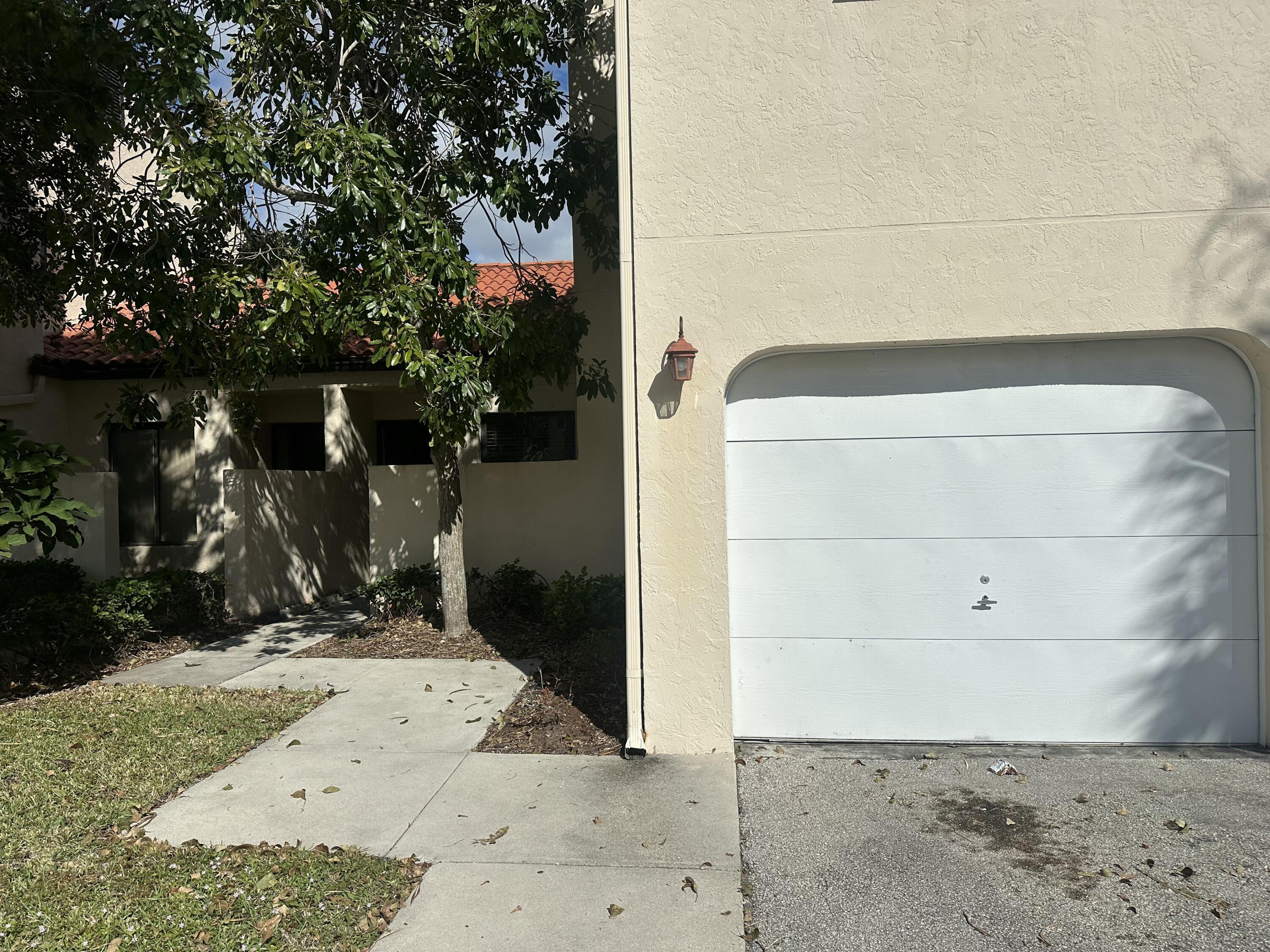 8 Via De Casas Sur 103, Boynton Beach, FL 33426, Boynton Beach - Photo 2