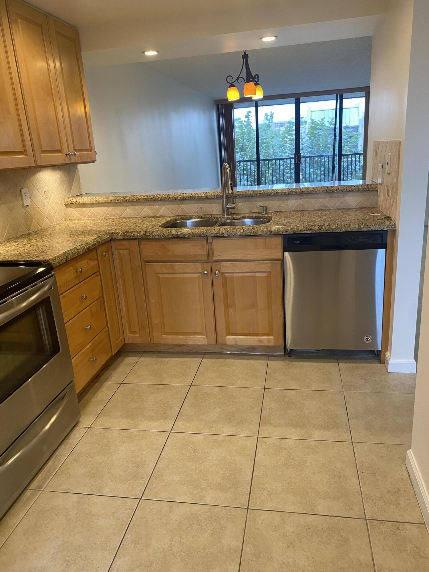 17 Royal Palm Way 305, Boca Raton, FL 33432, Boca Raton - Photo 3