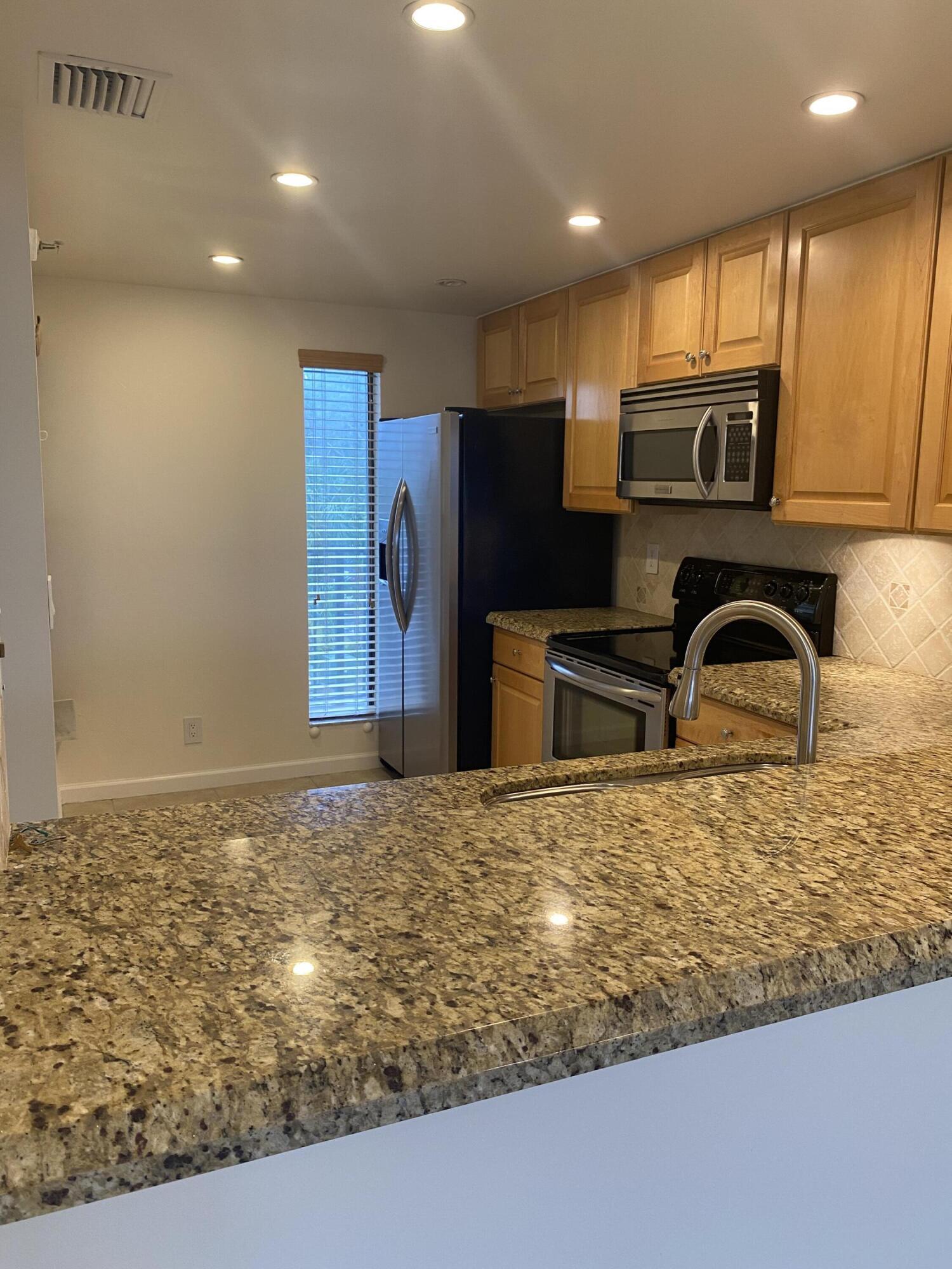 17 Royal Palm Way 305, Boca Raton, FL 33432, Boca Raton - Photo 2