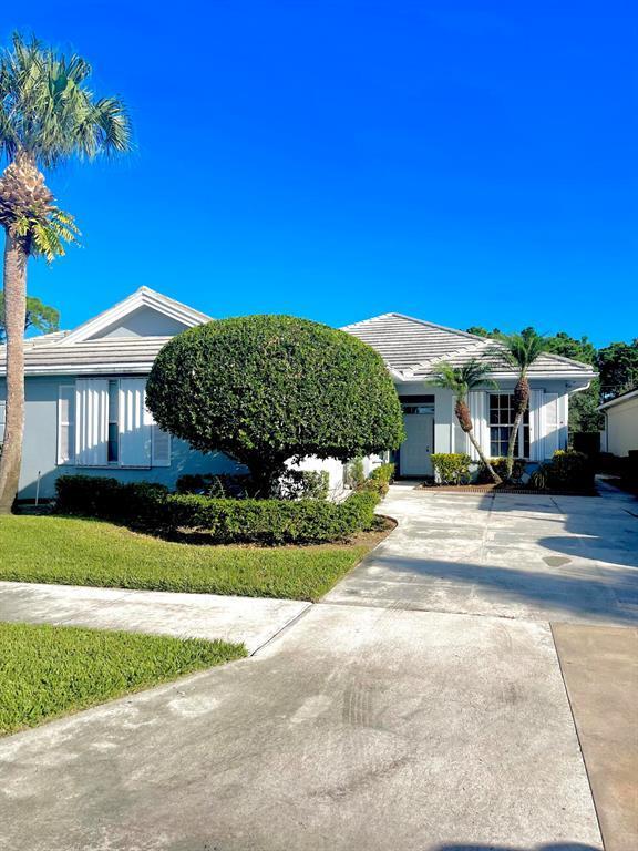 304 NW Bentley Circle, Port St. Lucie, FL 34986, Port St. Lucie - Photo 2