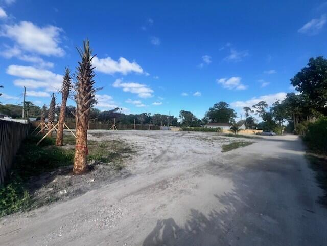 447 Tall Pines Road, West Palm Beach, FL 33415, West Palm Beach - Photo 3