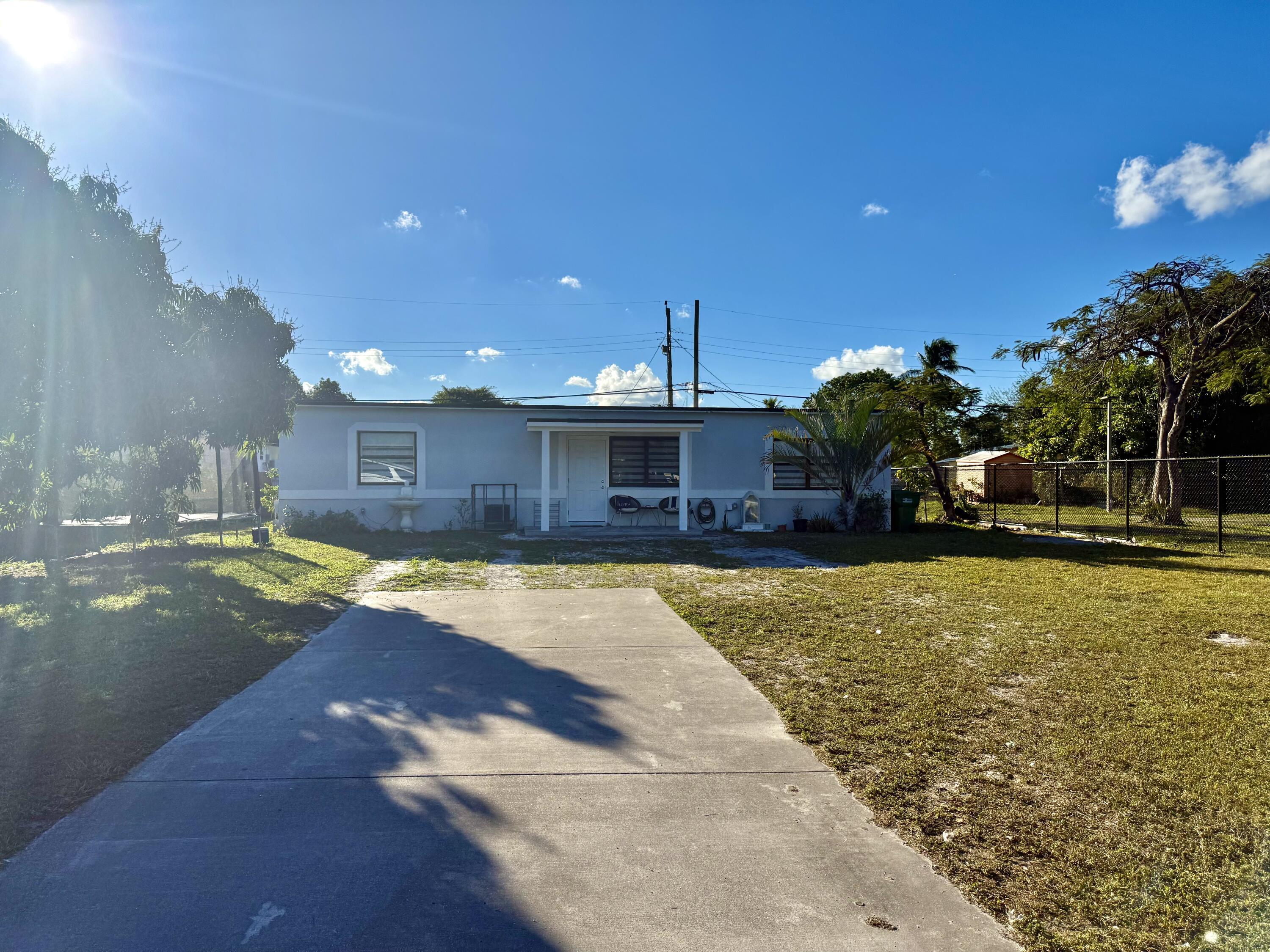 303 NW 28 Way, Fort Lauderdale, FL 33311, Fort Lauderdale - Photo 3