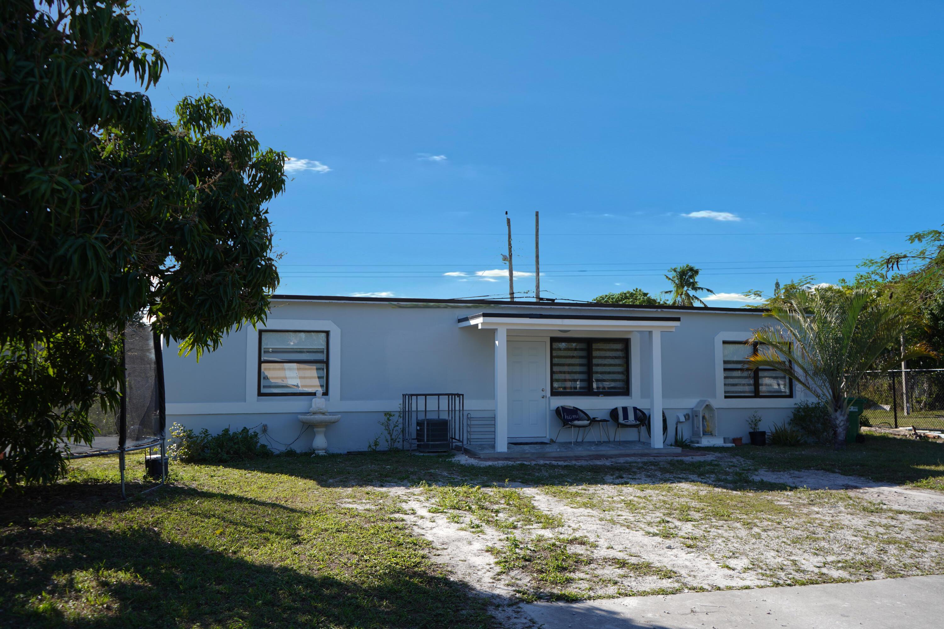 303 NW 28 Way, Fort Lauderdale, FL 33311, Fort Lauderdale - Photo 2