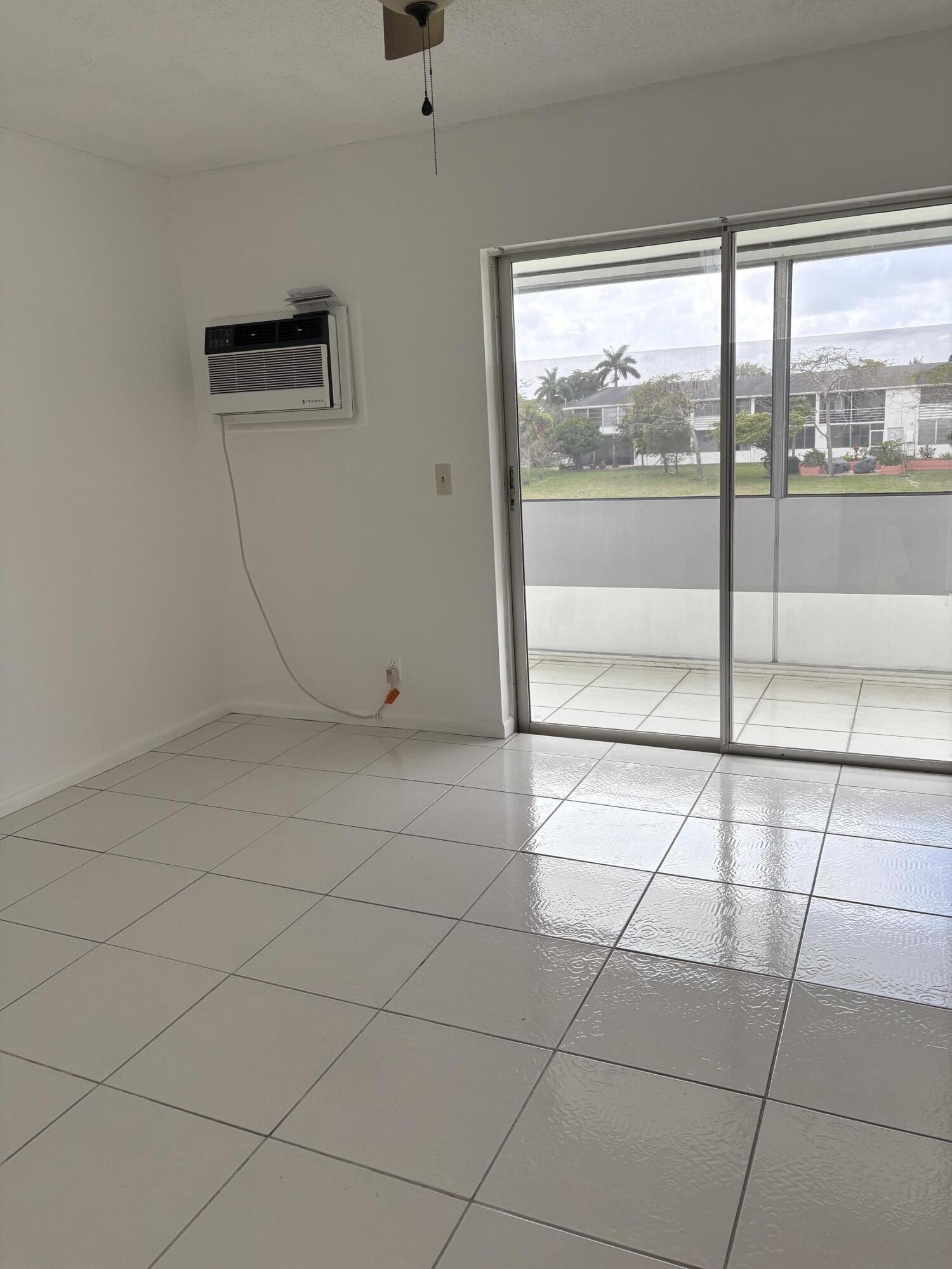 113 Berkshire E, West Palm Beach, FL 33417, West Palm Beach - Photo 5