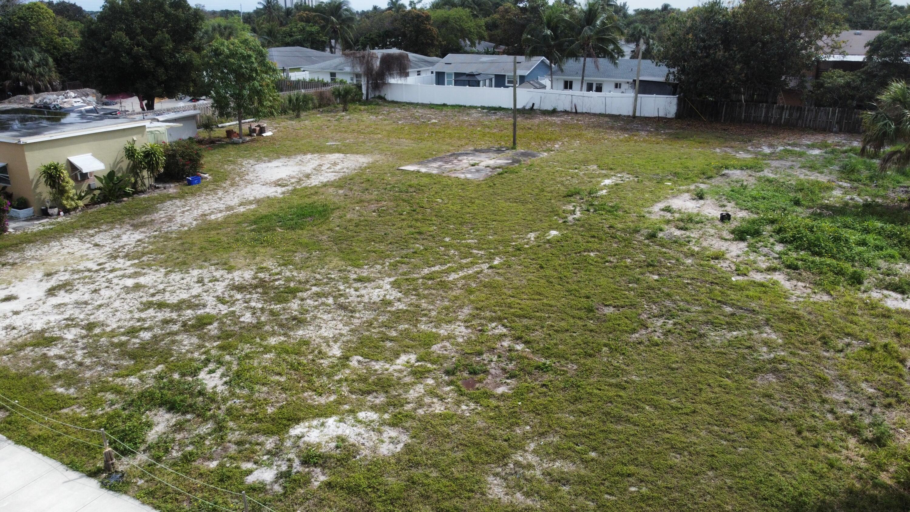 198 SE 4th Street, Delray Beach, FL 33483, Delray Beach - Photo 2