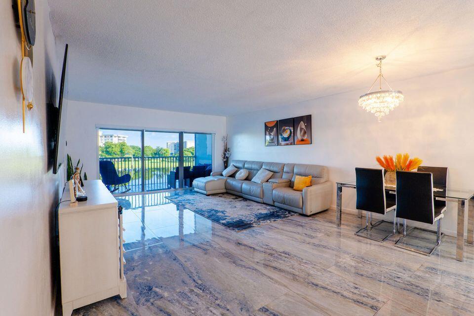 2801 N Palm Aire Drive N 410, Pompano Beach, FL 33069, Pompano Beach - Photo 2