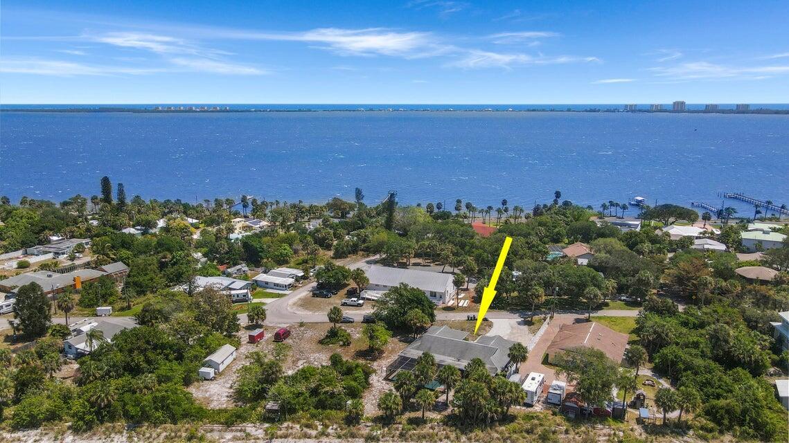 11099 Ridge Avenue, Fort Pierce, FL 34982, Fort Pierce - Photo 3