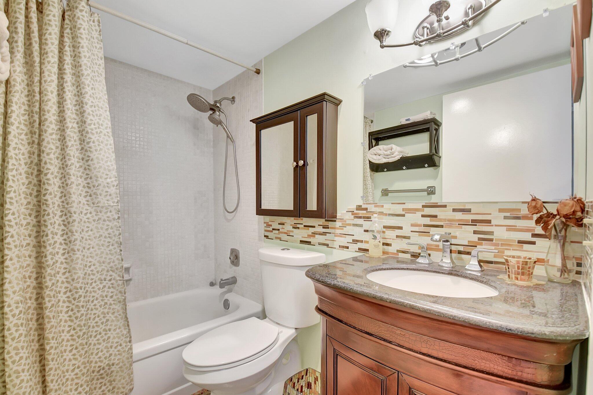 400 Village Green Circle W 212, Palm Springs, FL 33461, Palm Springs - Photo 3