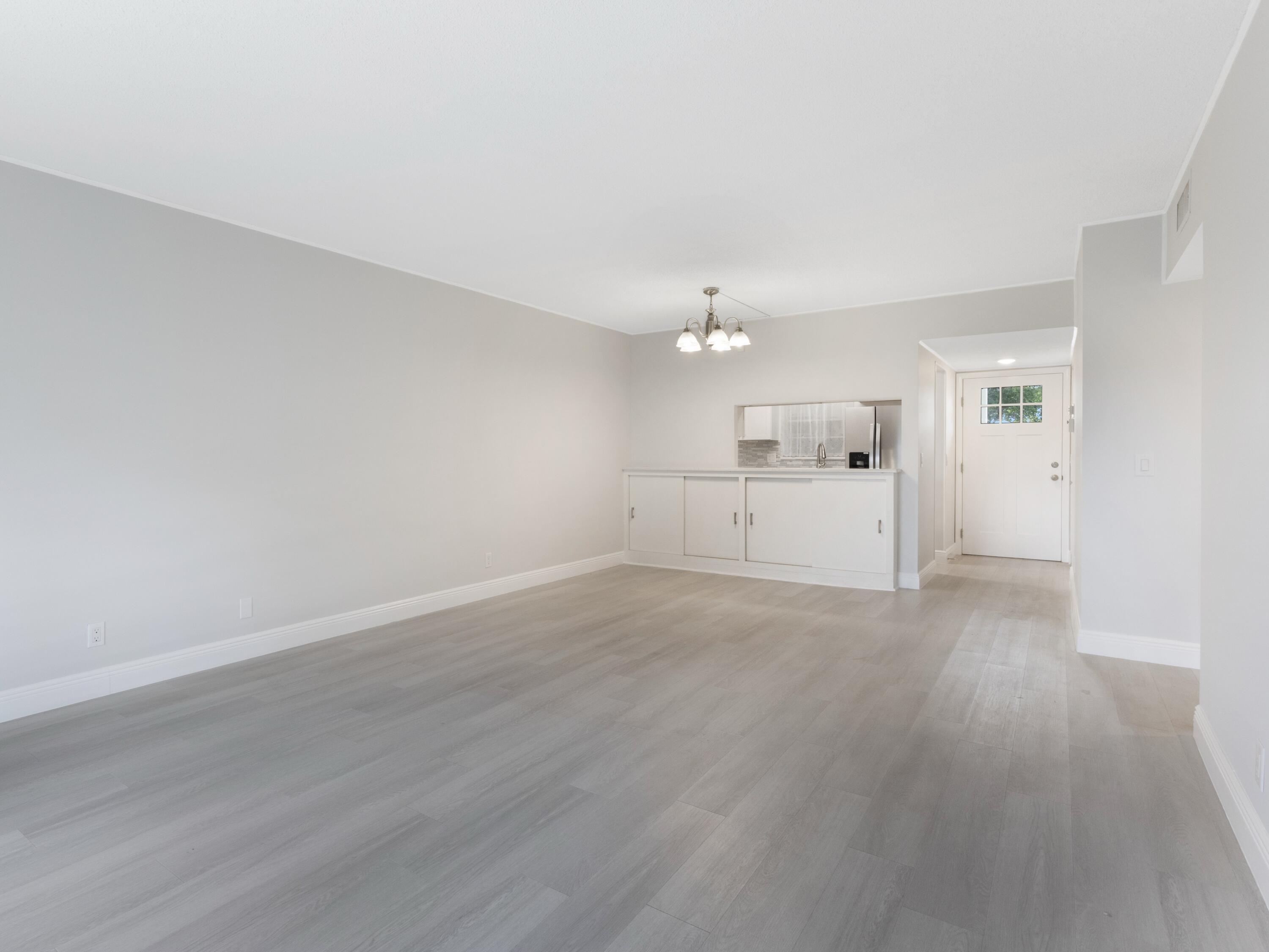 12003 Poinciana Boulevard 103, Royal Palm Beach, FL 33411, Royal Palm Beach - Photo 5