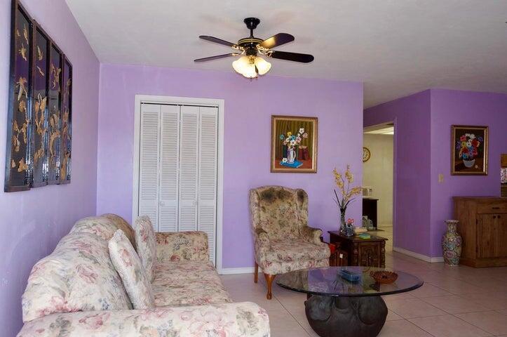 1716 Barton Court, Lake Worth Beach, FL 33460, Lake Worth Beach - Photo 2