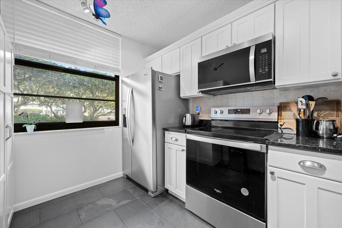 3526 Whitehall Drive 106, West Palm Beach, FL 33401, West Palm Beach - Photo 3