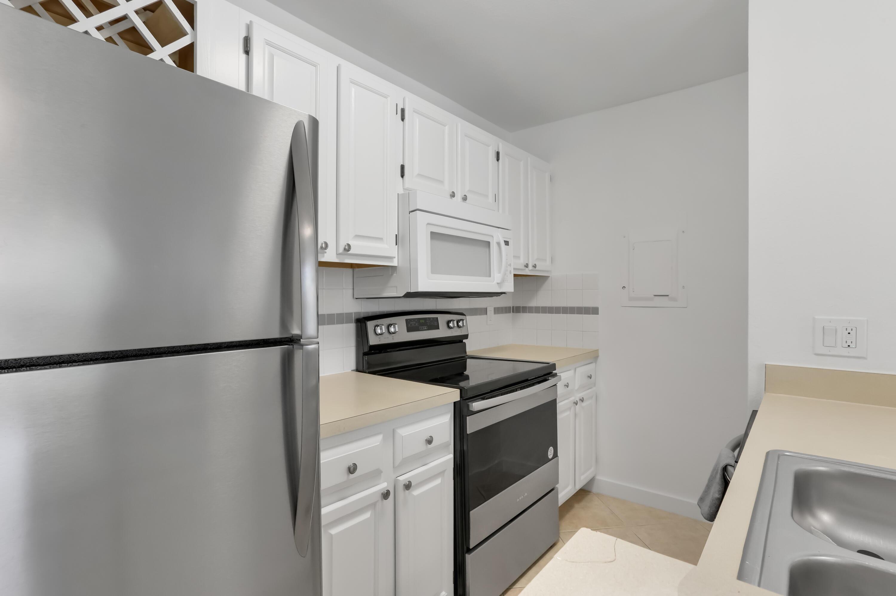 1780 Palm Cove Boulevard 6-101, Delray Beach, FL 33445, Delray Beach - Photo 5