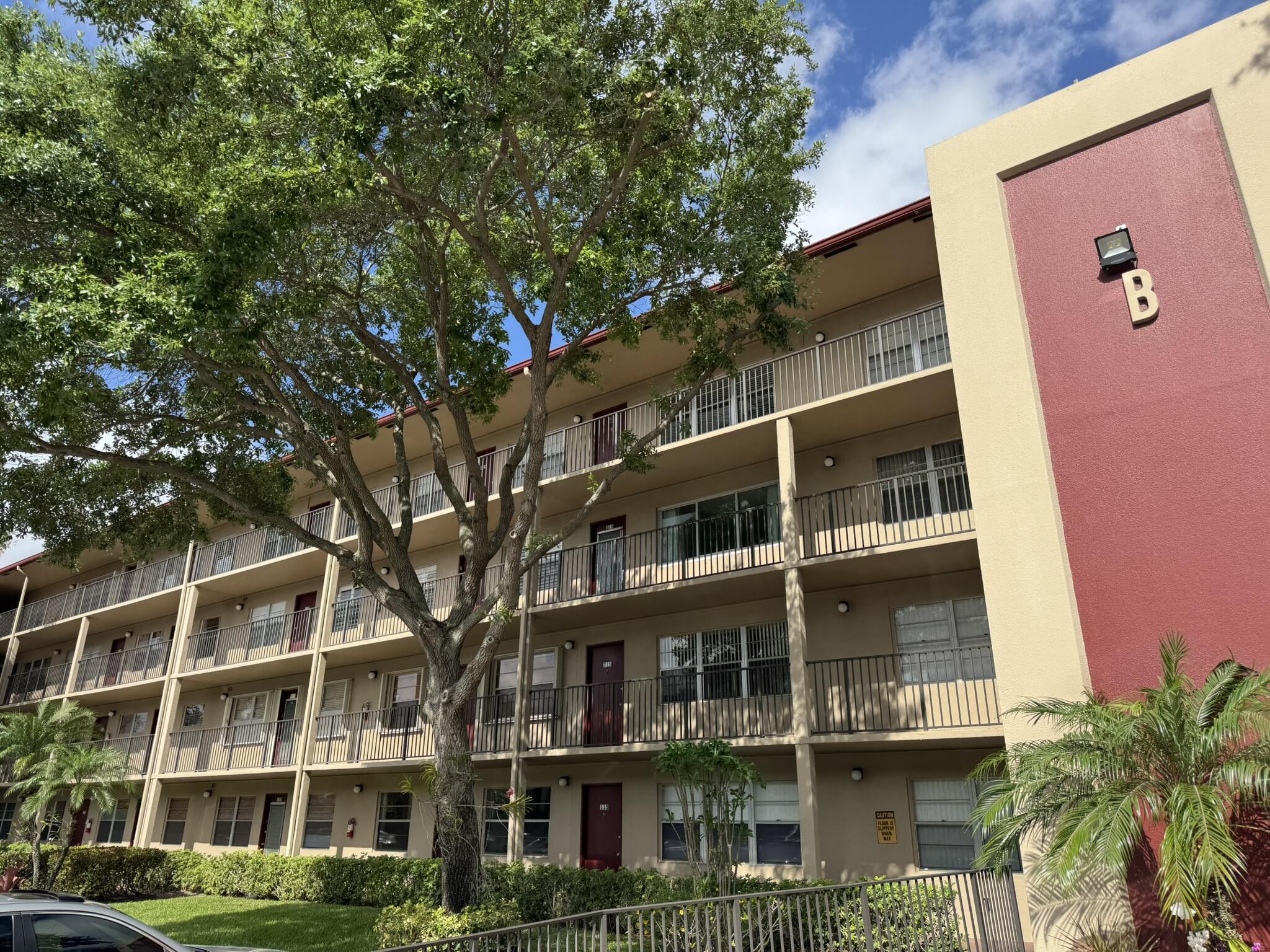 850 SW 133rd Terrace 315b, Pembroke Pines, FL 33027, Pembroke Pines - Photo 2