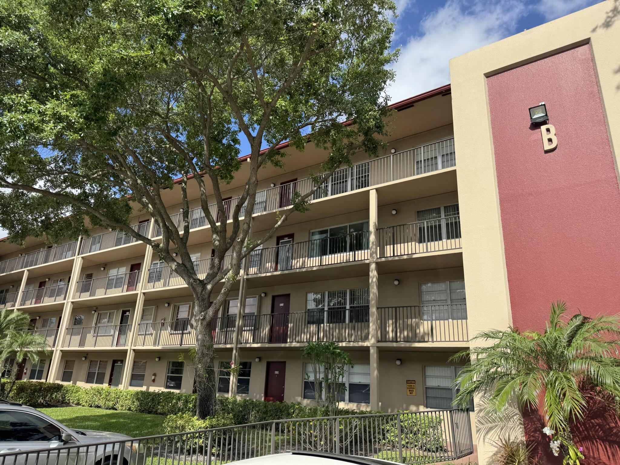 850 SW 133rd Terrace 315b, Pembroke Pines, FL 33027, Pembroke Pines - Photo 3
