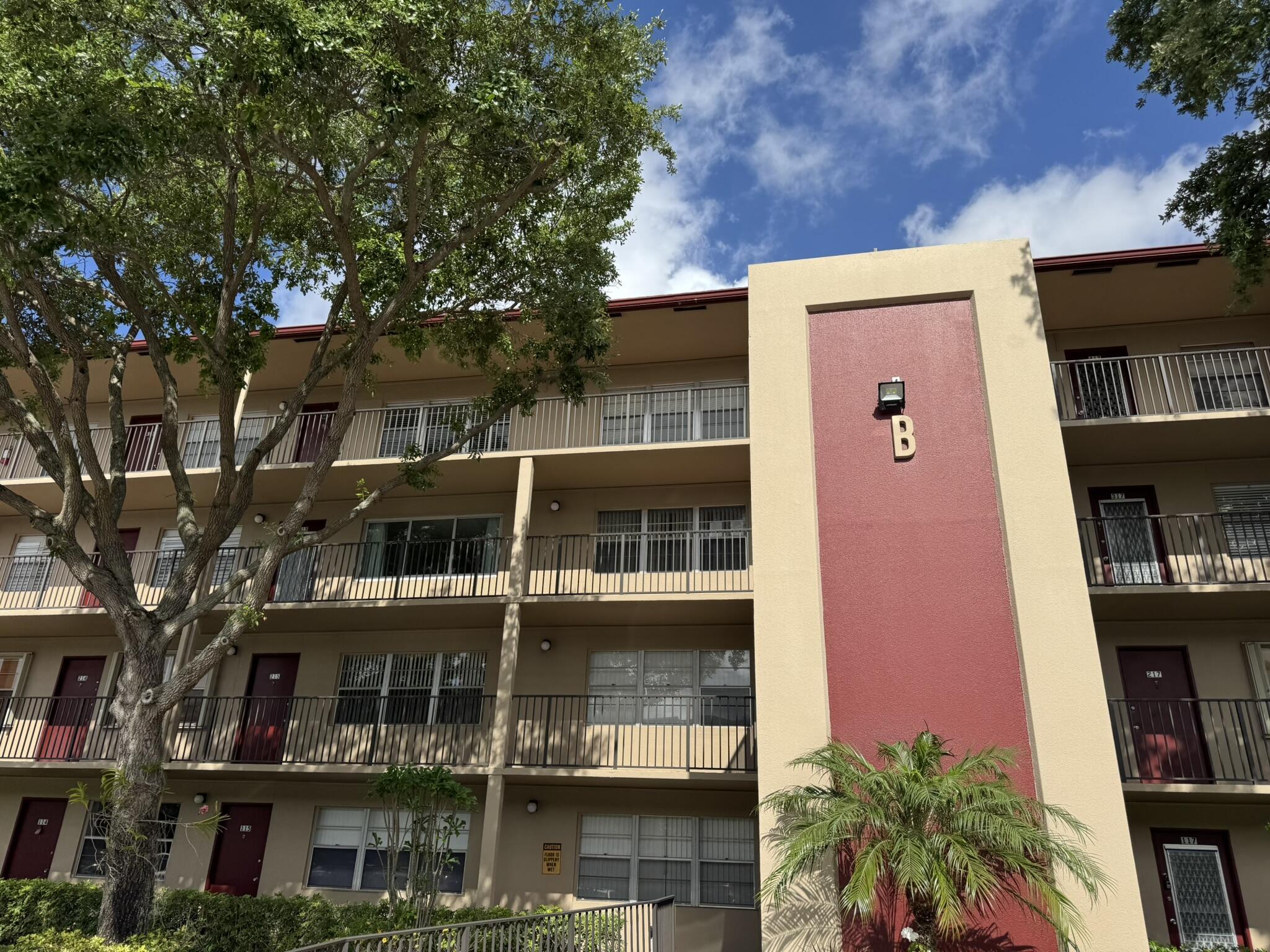 850 SW 133rd Terrace 315b, Pembroke Pines, FL 33027, Pembroke Pines - Photo 4