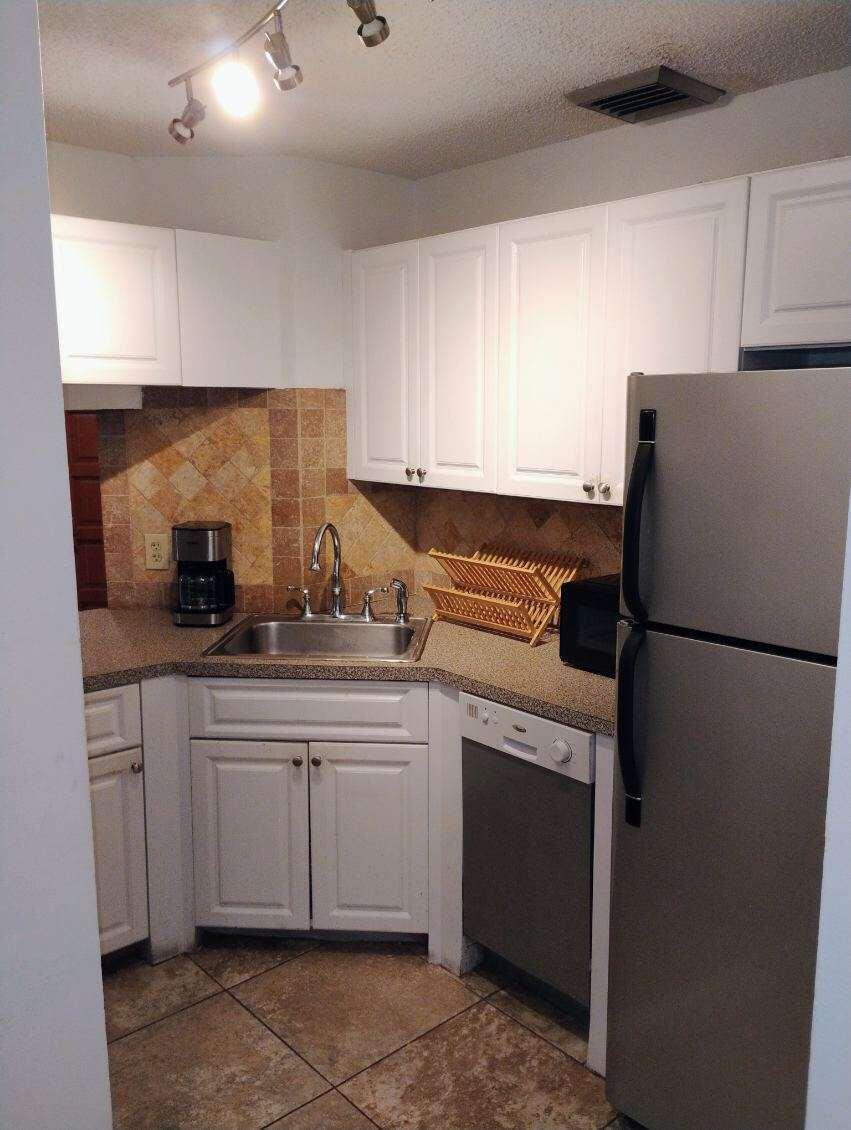 1827 Middle River Drive 4, Fort Lauderdale, FL 33305, Fort Lauderdale - Photo 5