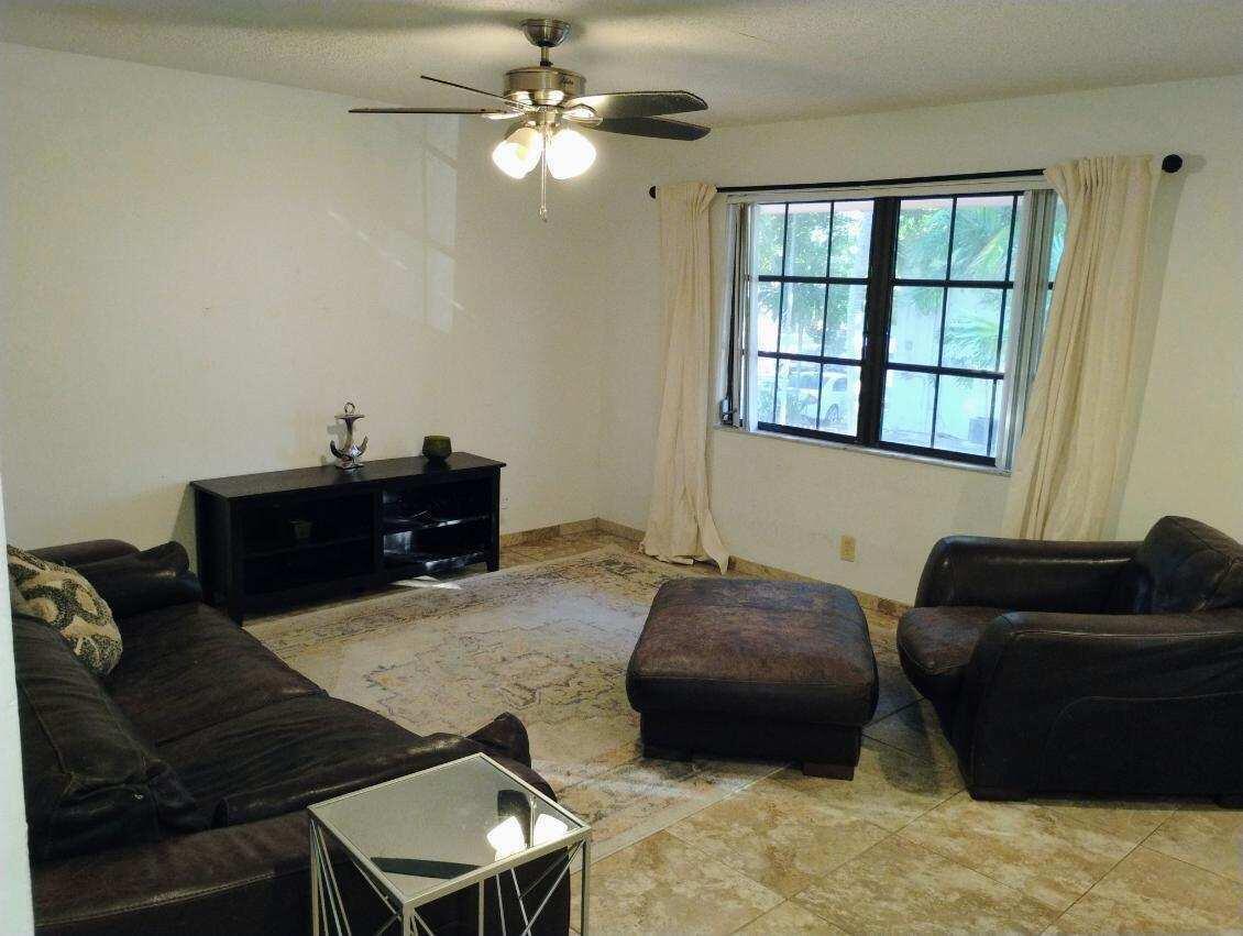 1827 Middle River Drive 4, Fort Lauderdale, FL 33305, Fort Lauderdale - Photo 4