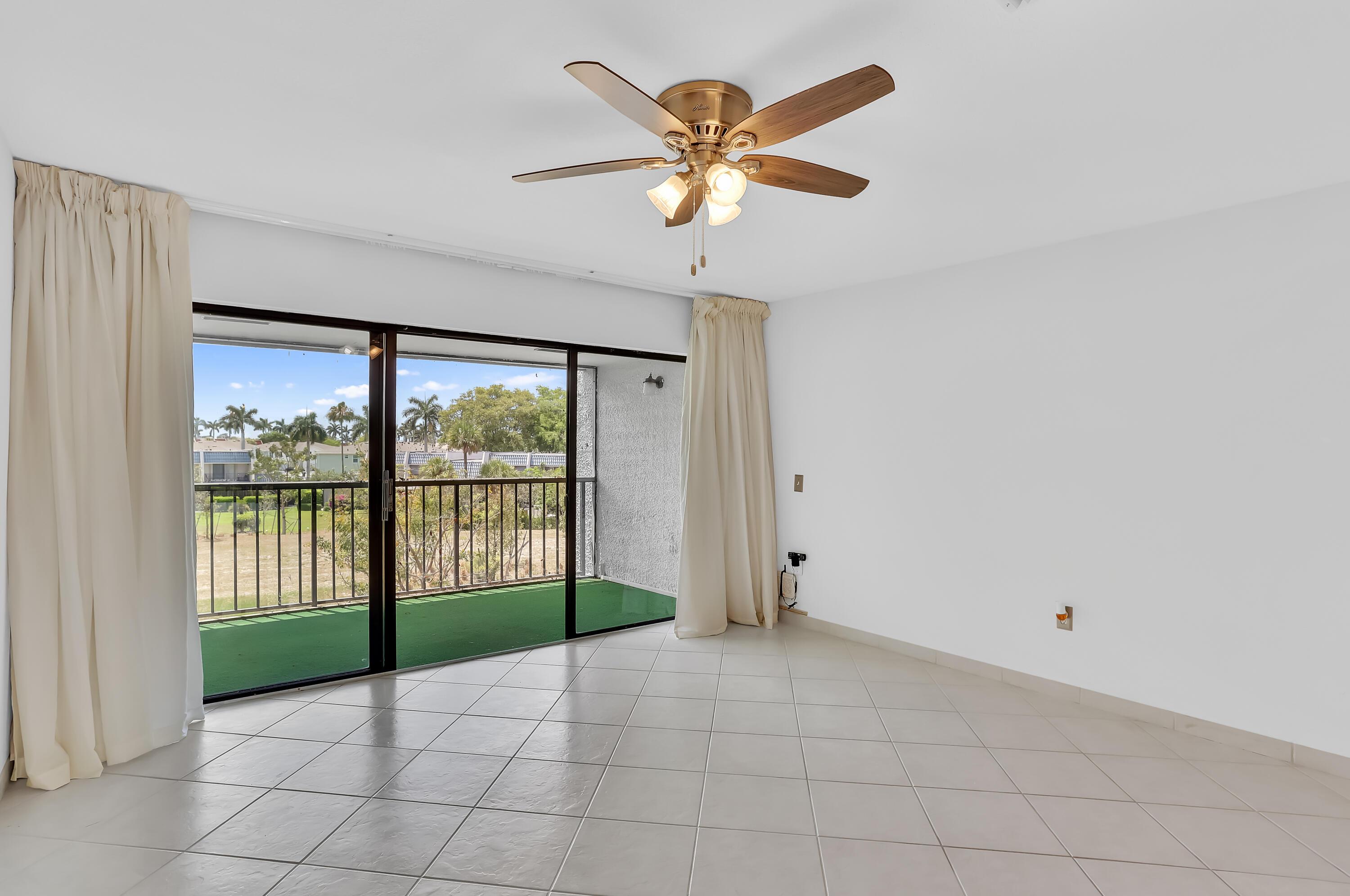 4290 Deste Court 301, Lake Worth, FL 33467, Lake Worth - Photo 4