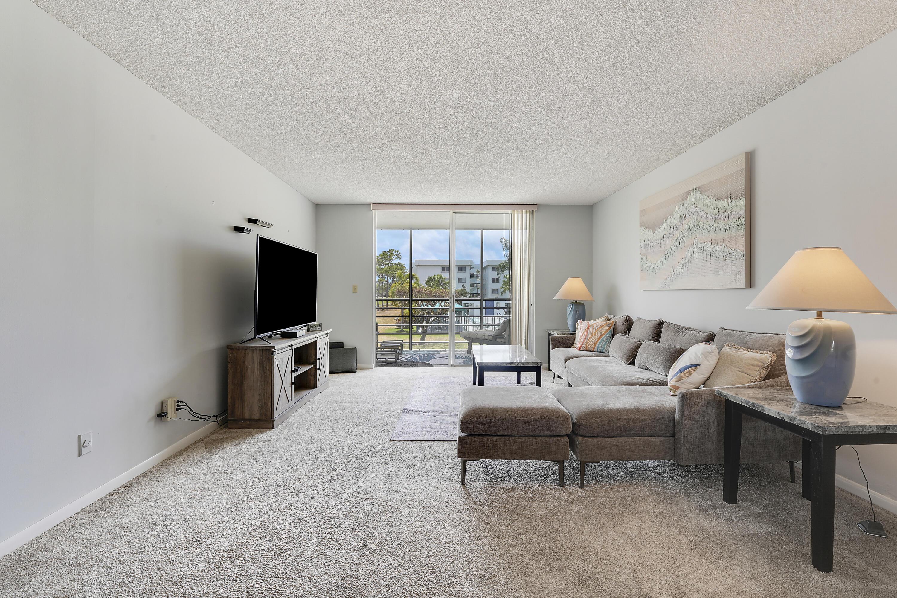 6698 10th Avenue N 205, Lake Worth, FL 33467, Lake Worth - Photo 5