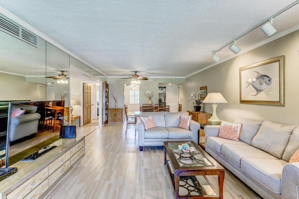 1160 Sugar Sands Boulevard 403 1st Fl, Singer Island, FL 33404, Singer Island - Photo 2
