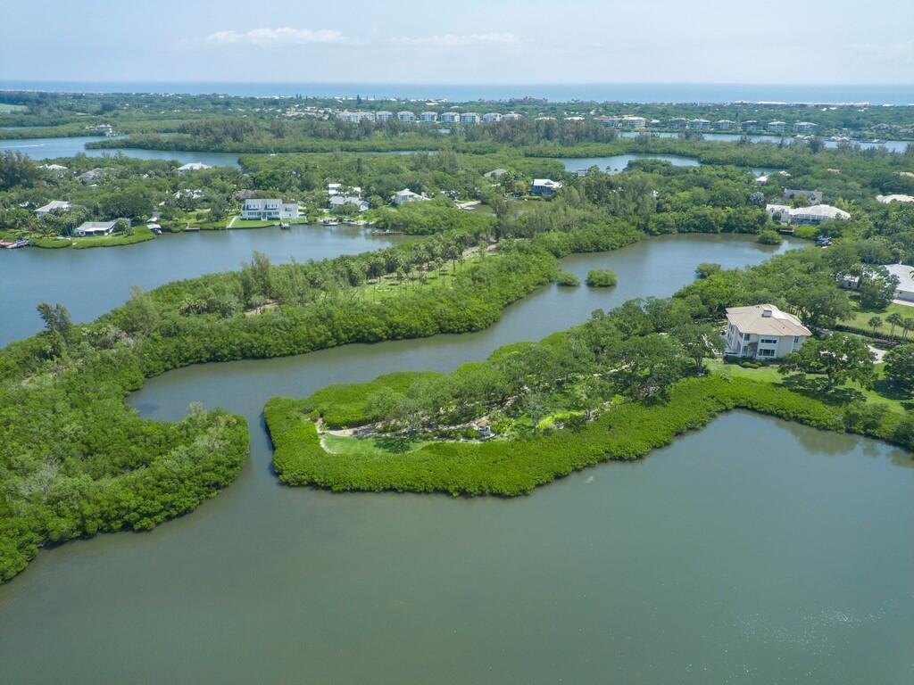 2660 Riverview Court, Vero Beach, FL 32963, Vero Beach - Photo 2