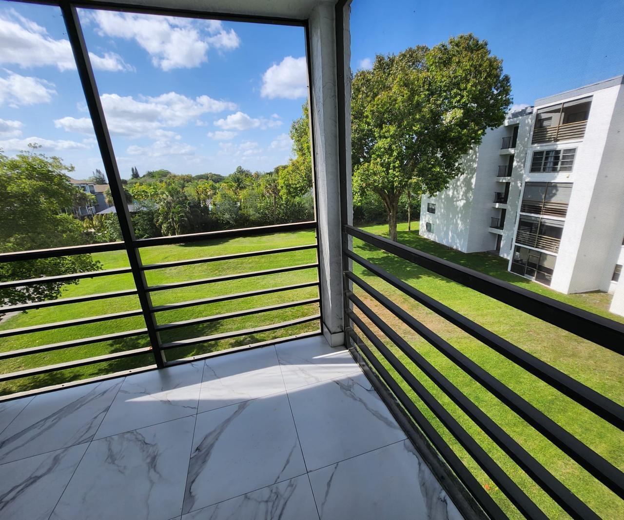 9235 SW 8th 402 Street 402, Boca Raton, FL 33428, Boca Raton - Photo 4