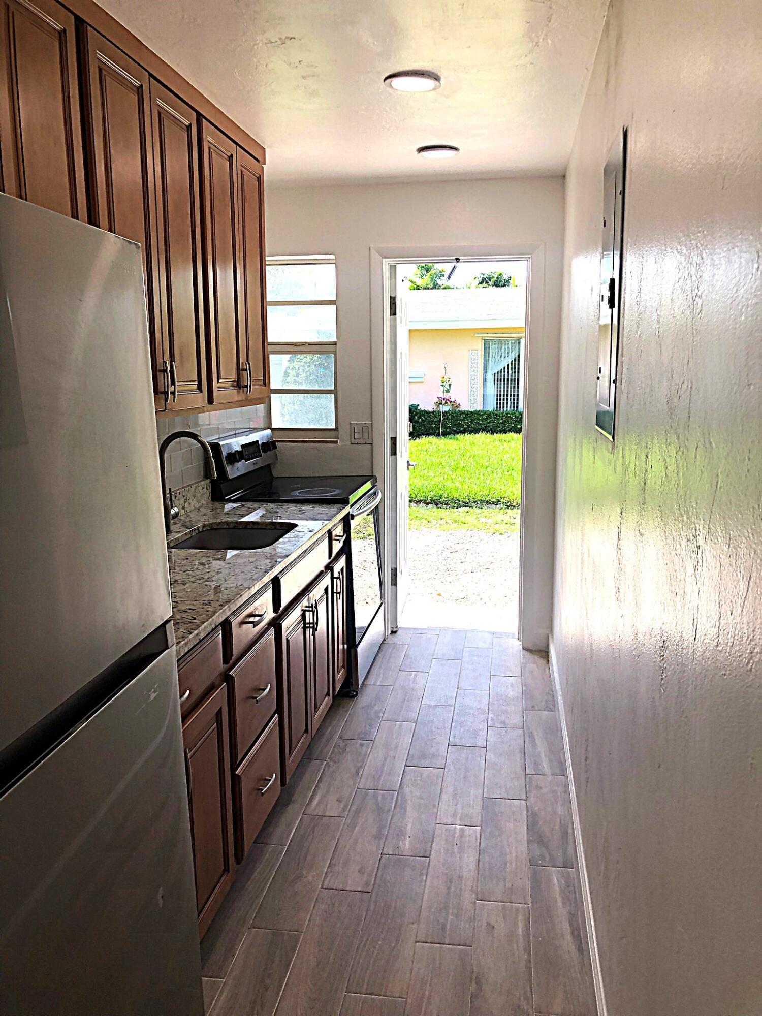 1505 NE 15th Avenue 3, Fort Lauderdale, FL 33304, Fort Lauderdale - Photo 3