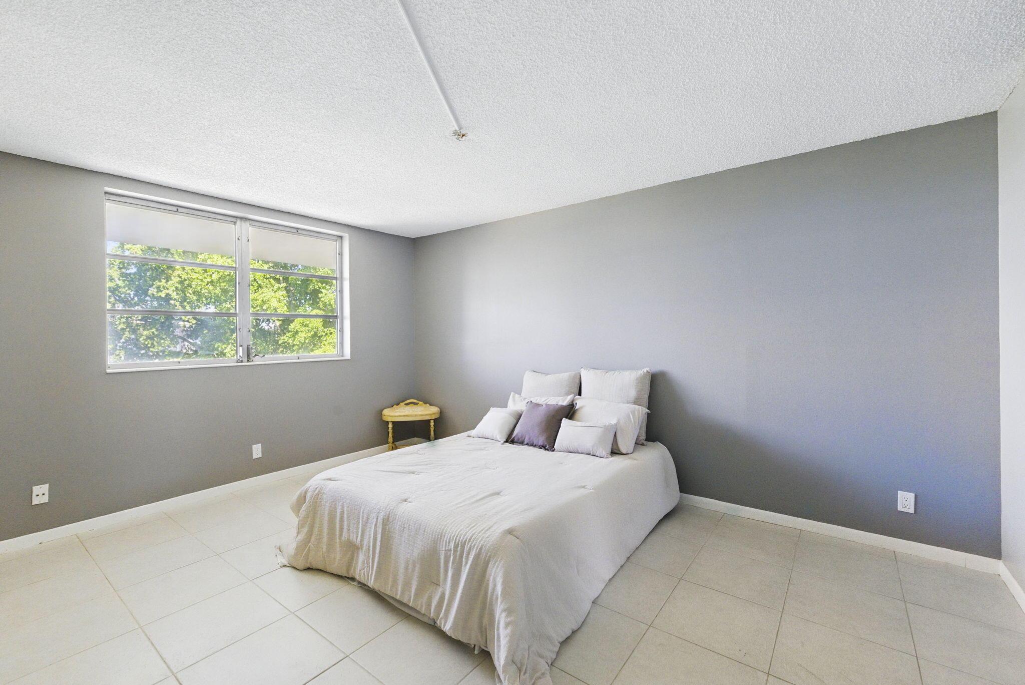 2951 NW 46th Avenue 407, Lauderdale Lakes, FL 33313, Lauderdale Lakes - Photo 4