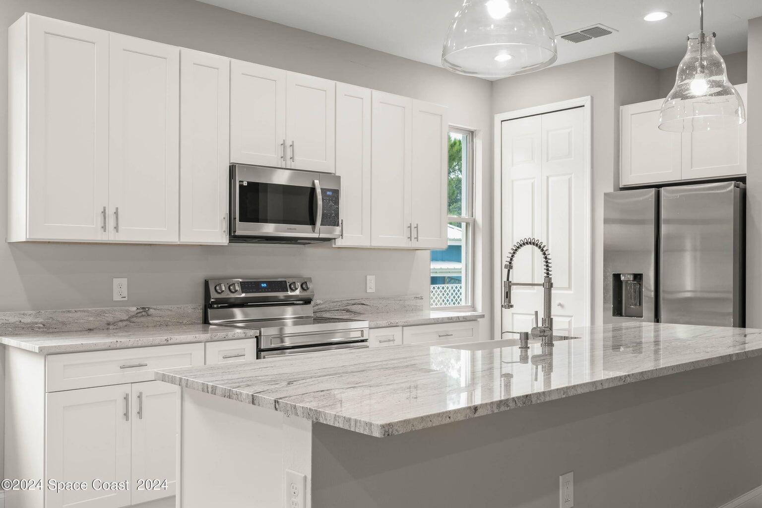 181 Ferguson Street SE, Palm Bay, FL 32909, Palm Bay - Photo 4