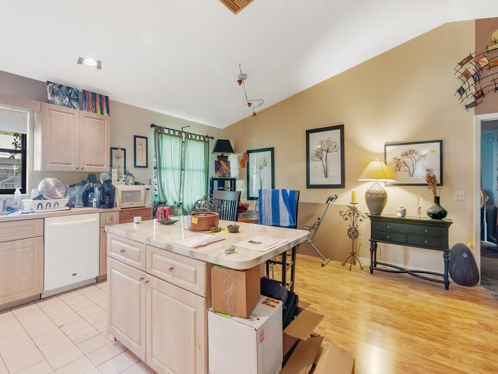 3625 2nd Lane, Vero Beach, FL 32968, Vero Beach - Photo 3