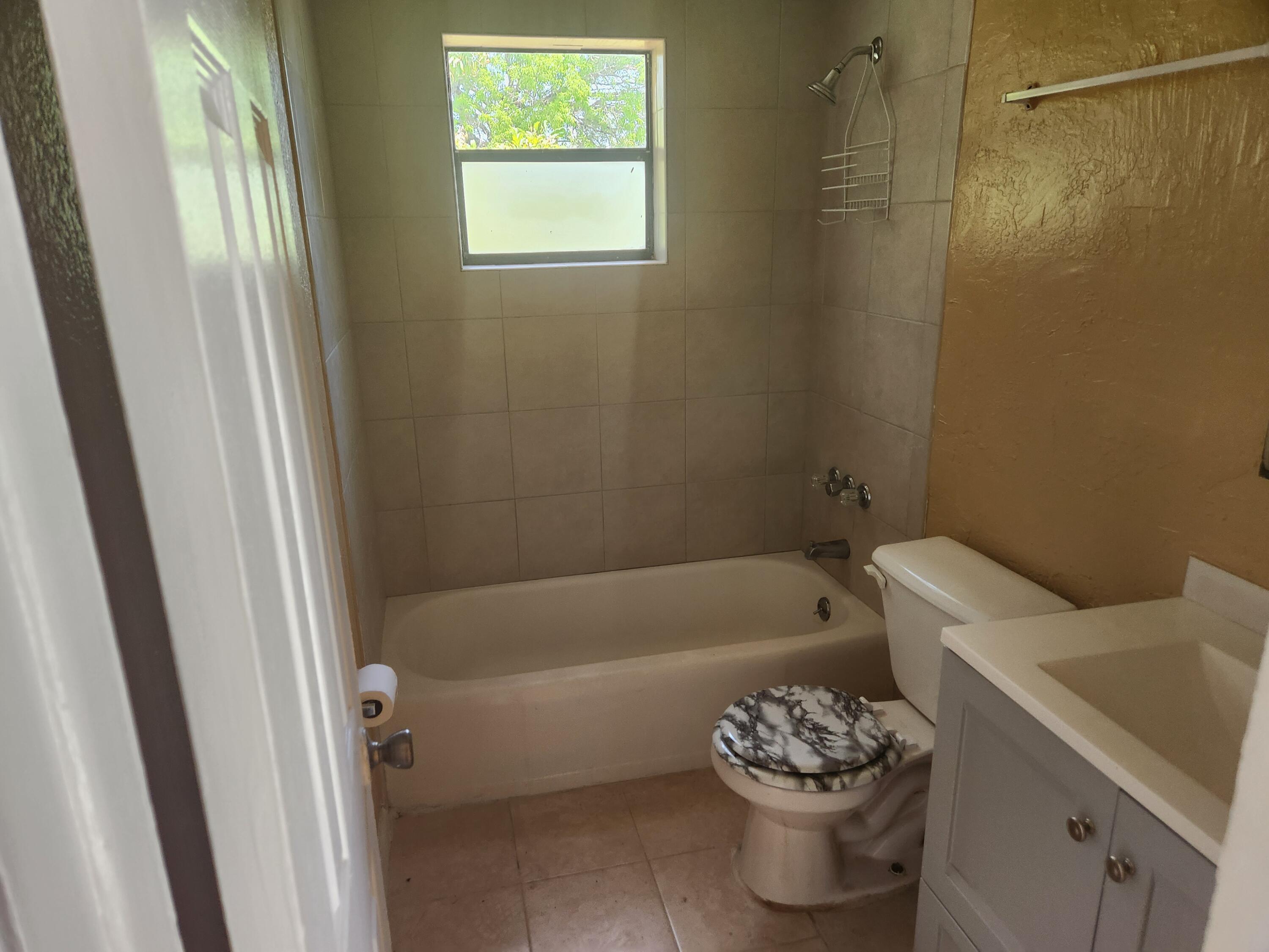 134 W 24th Street 3, Riviera Beach, FL 33404, Riviera Beach - Photo 3